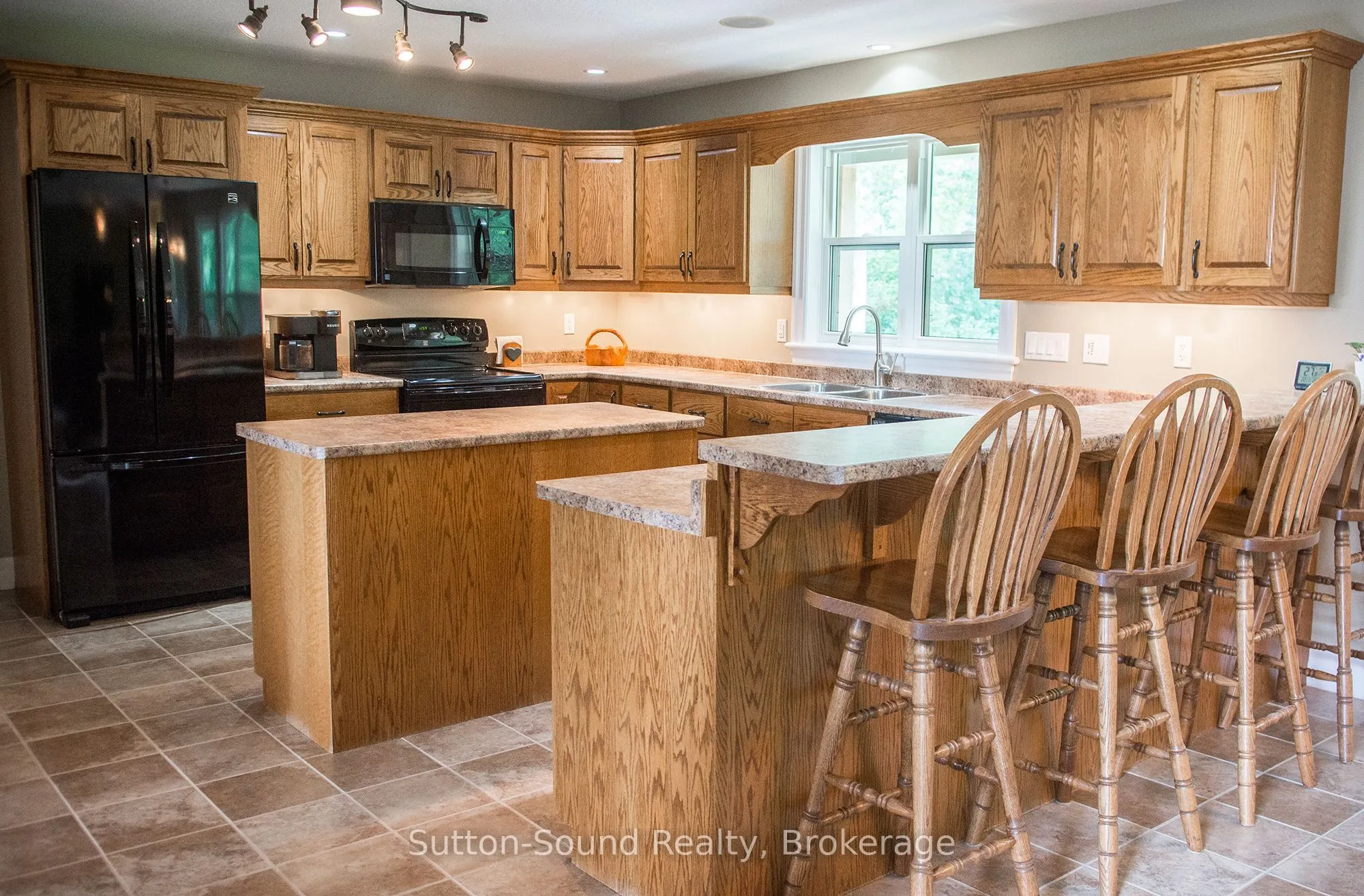 802677 Grey 40 Road