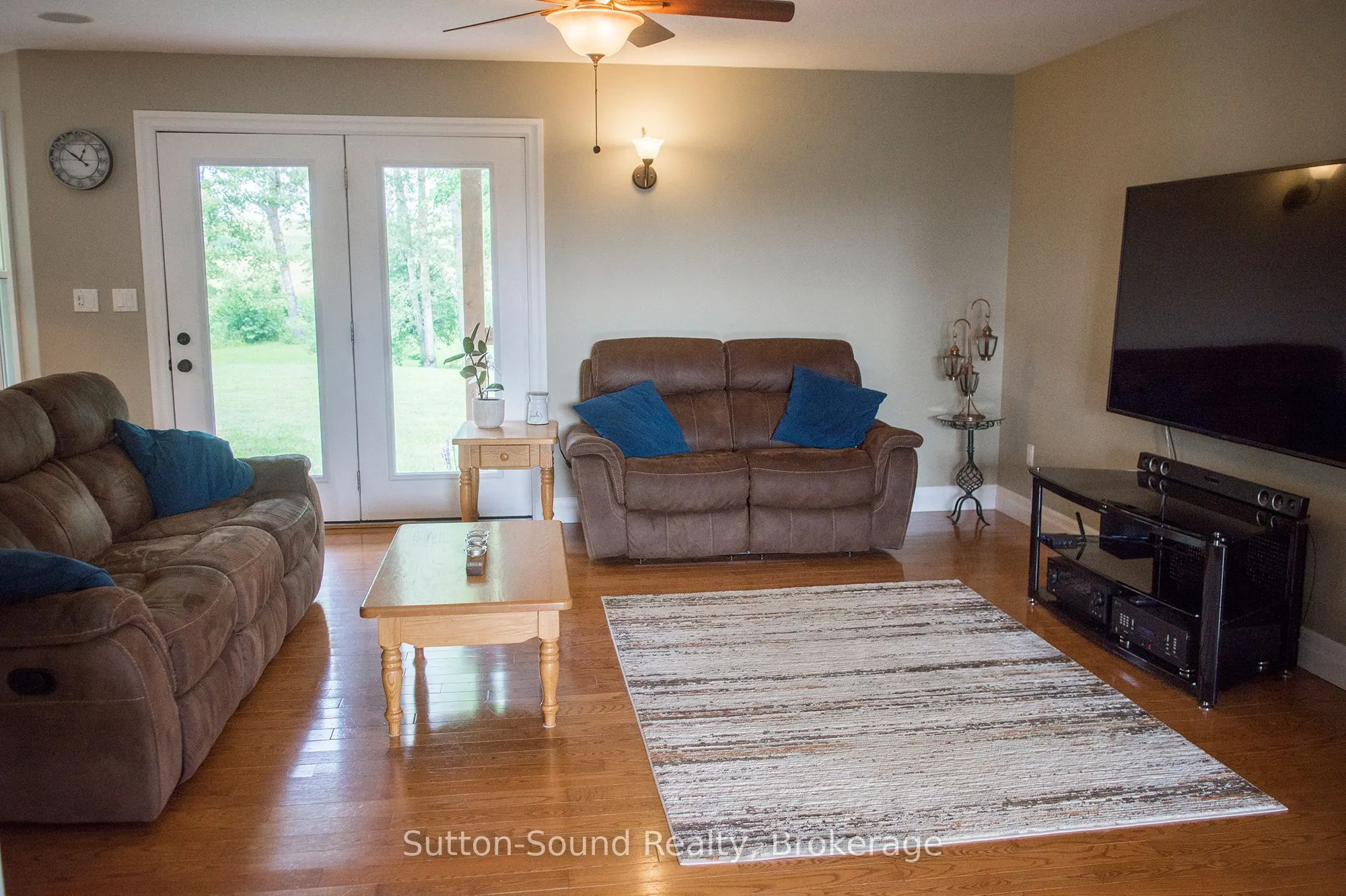 802677 Grey 40 Road