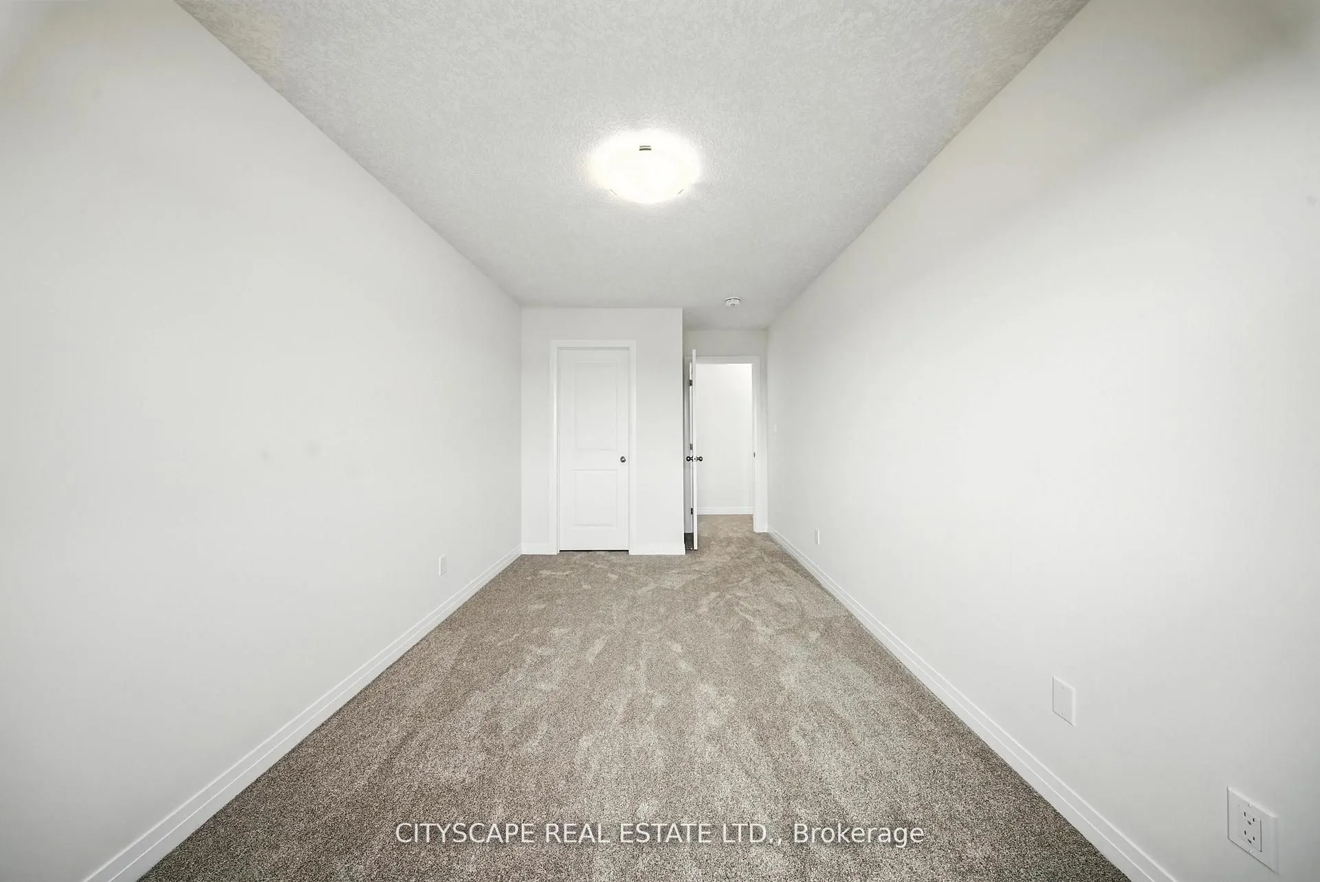 39 Rivergreen Crescent