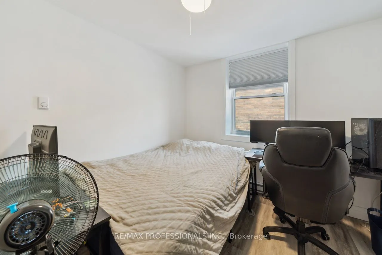 14 Manitoba Street, #4