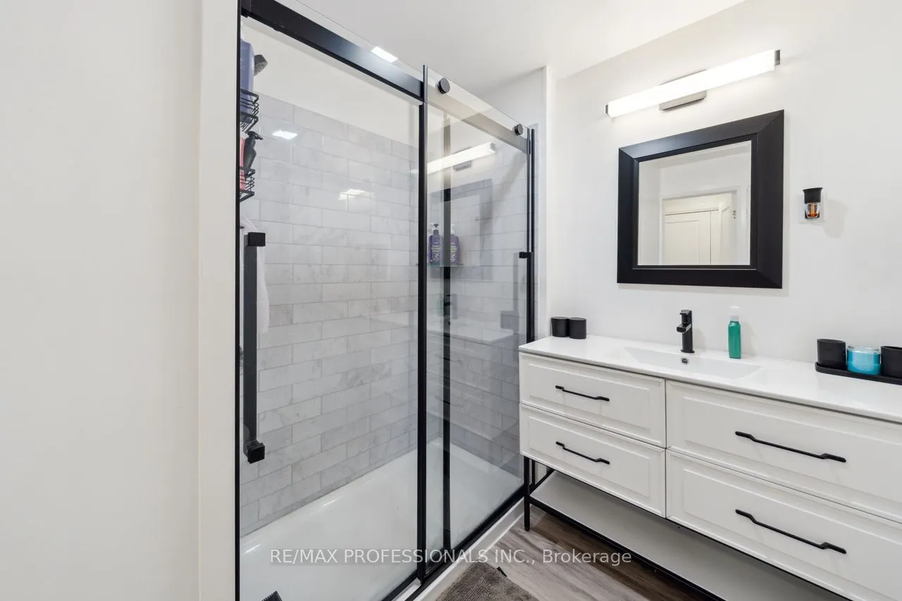 14 Manitoba Street, #4