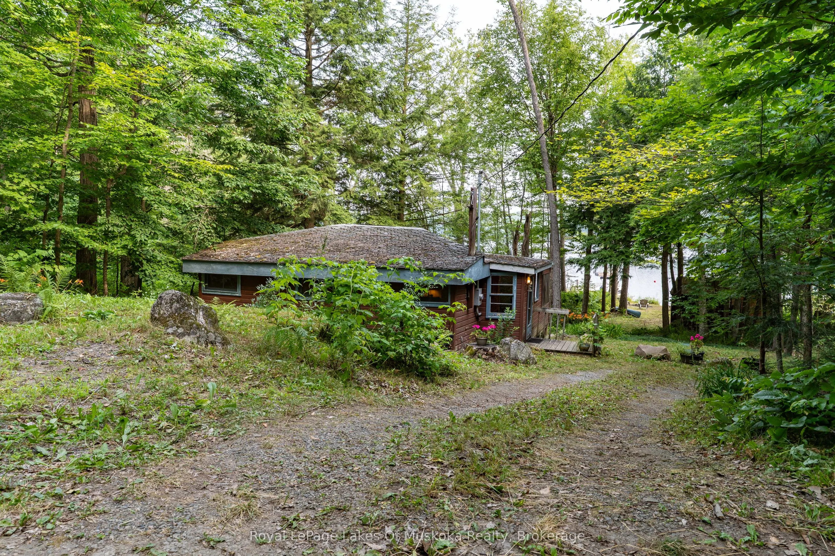 1072 Long Lake Road