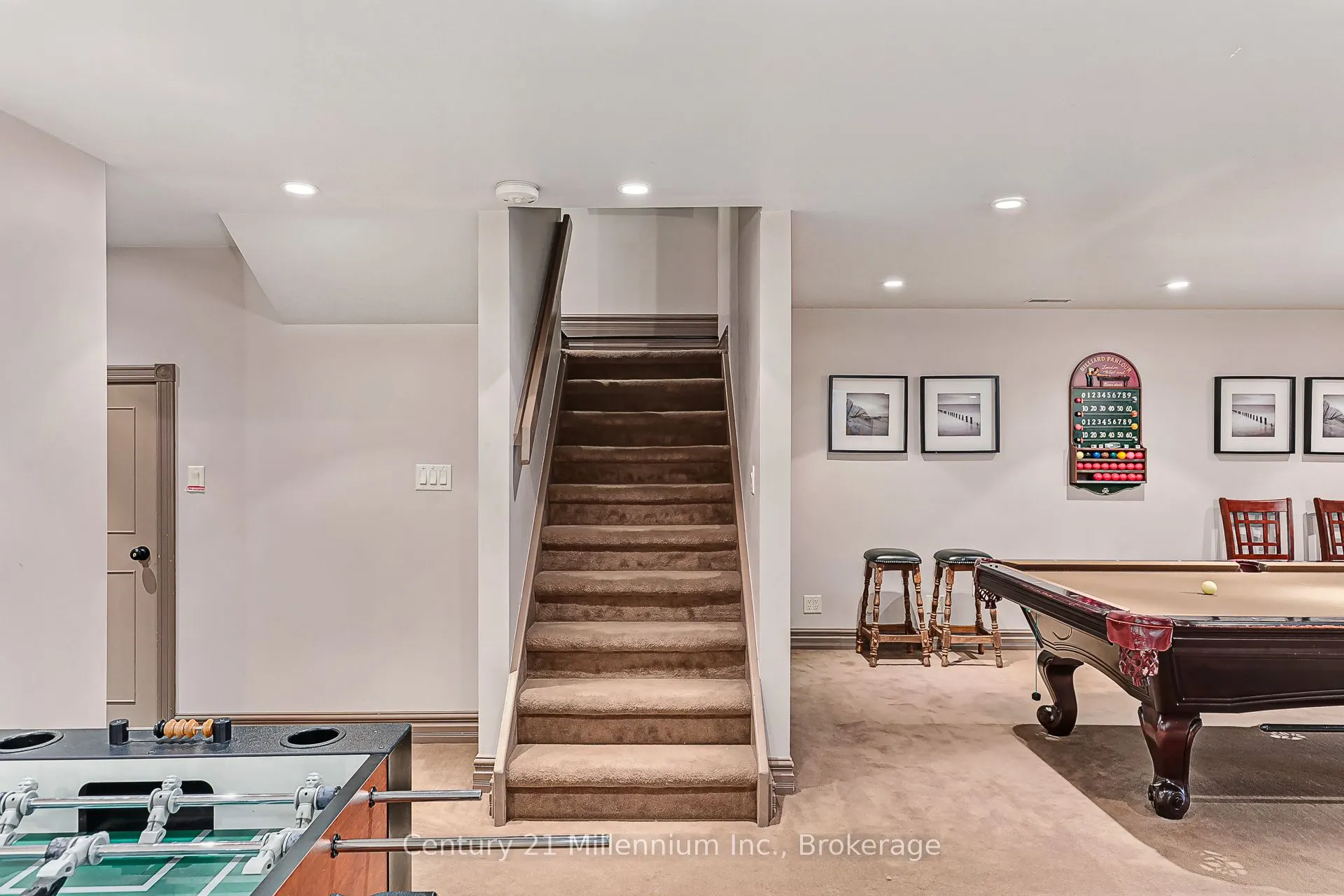 159 Snowbridge Way