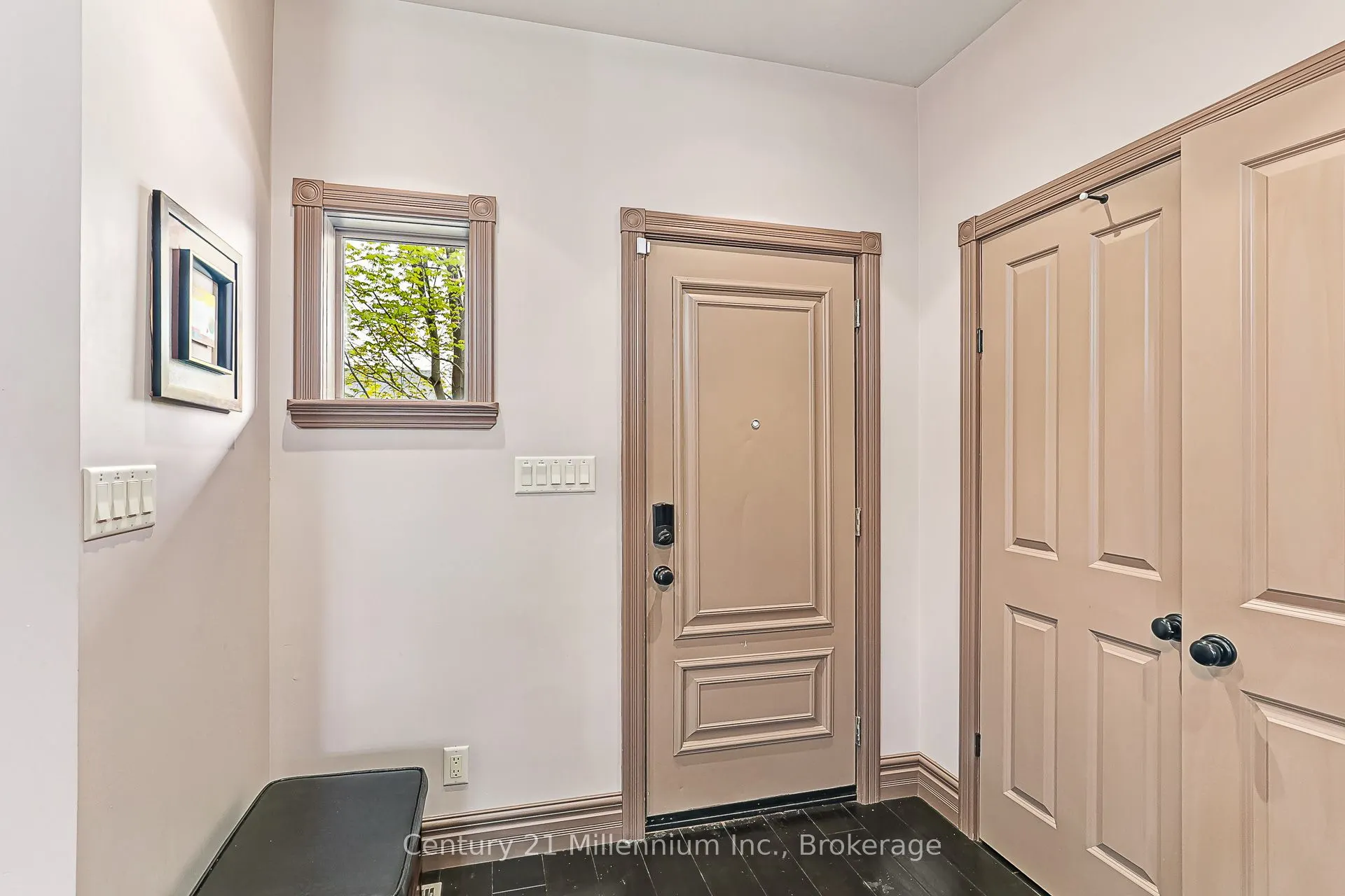 159 Snowbridge Way