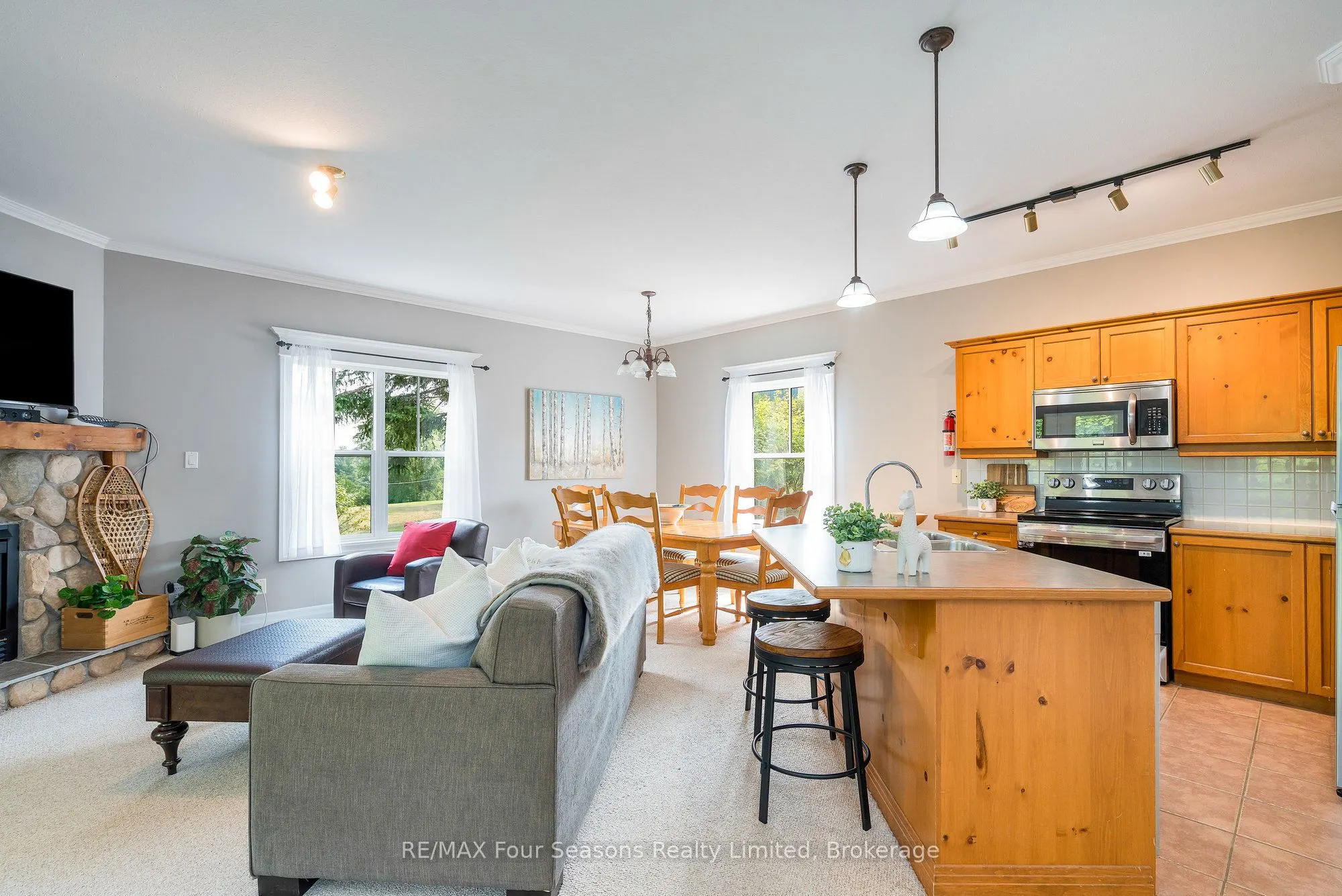 184 Snowbridge Way, #114