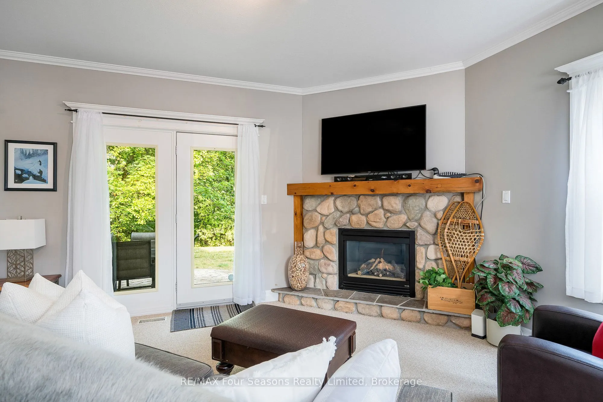 184 Snowbridge Way, #114