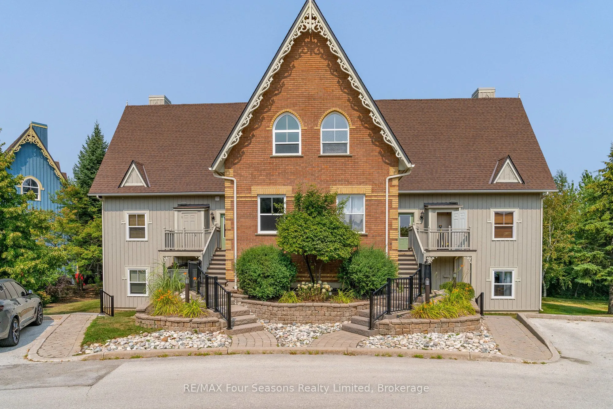 184 Snowbridge Way, #114