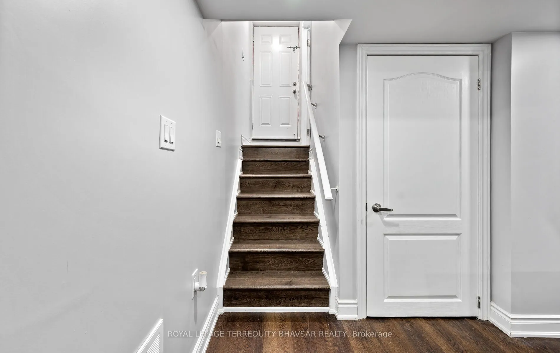 7 Shoreacres Drive
