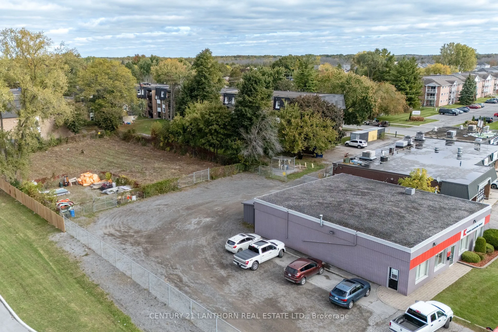 640 Dundas Street E