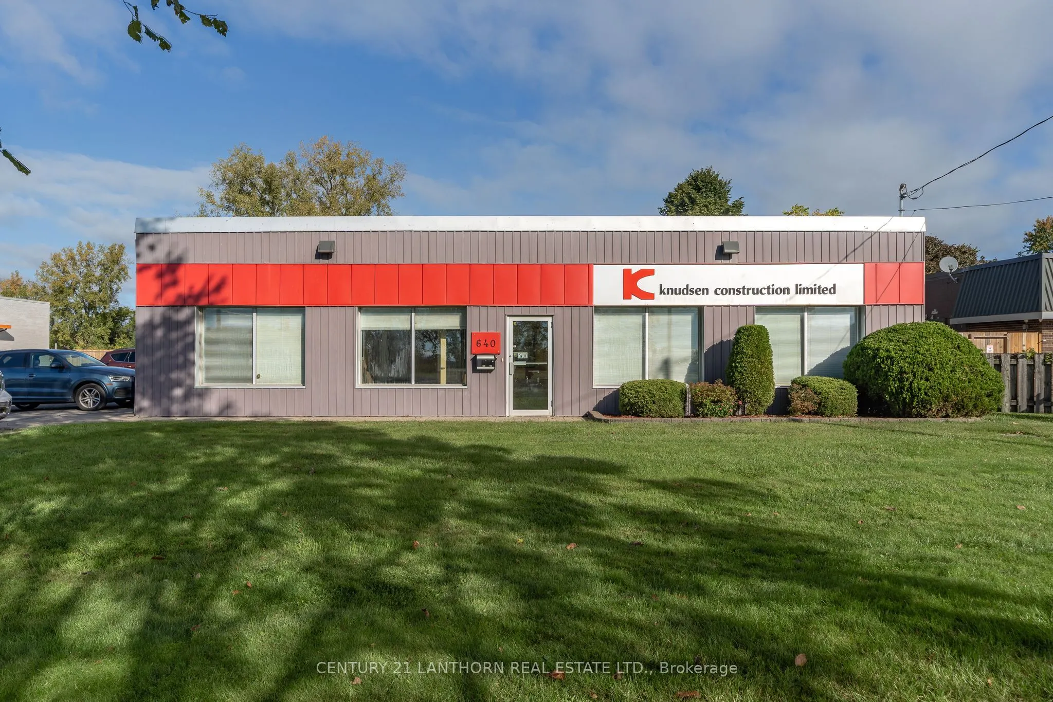 640 Dundas Street E