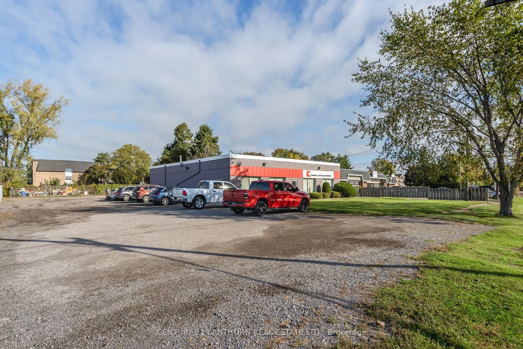 640 Dundas Street E