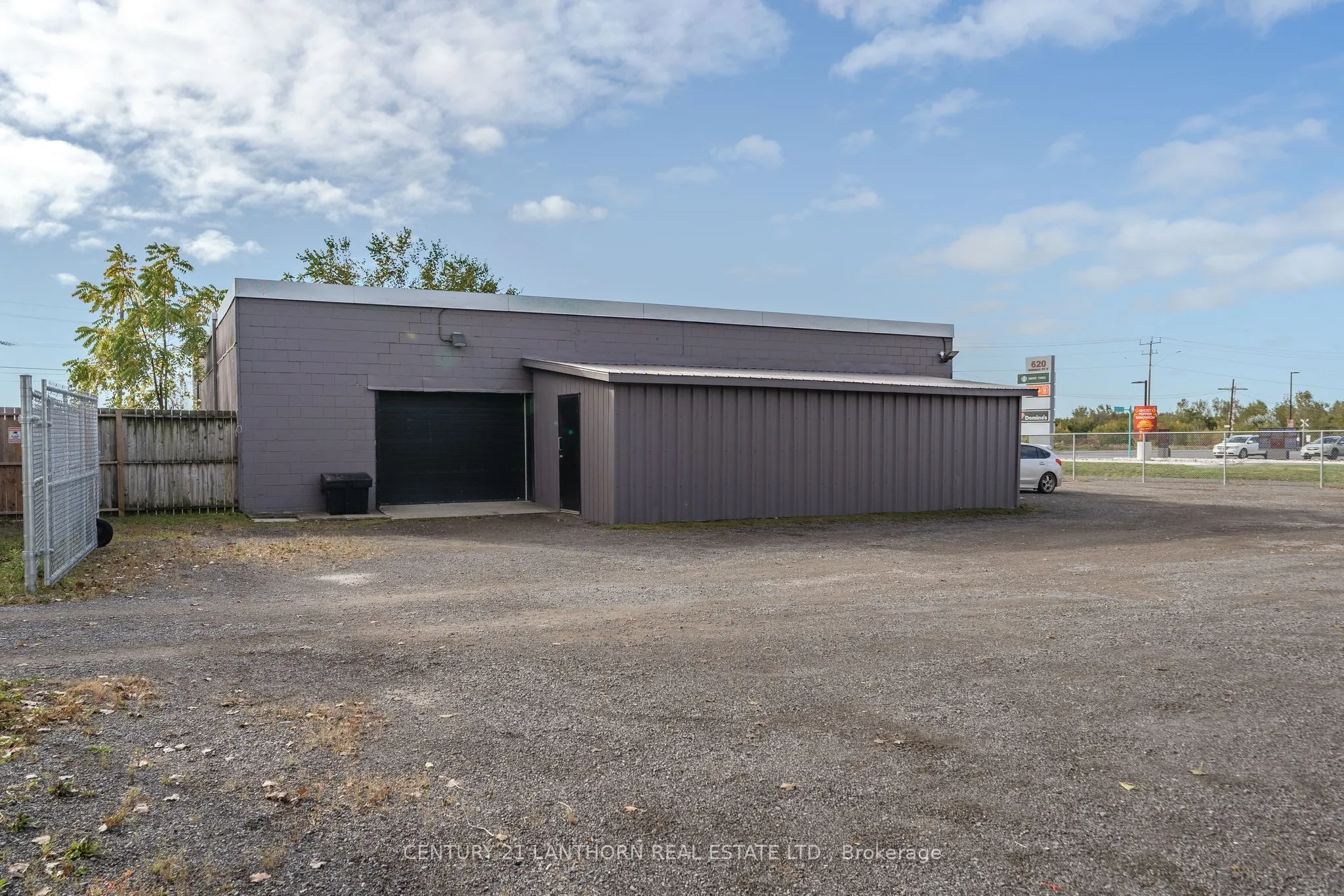 640 Dundas Street E