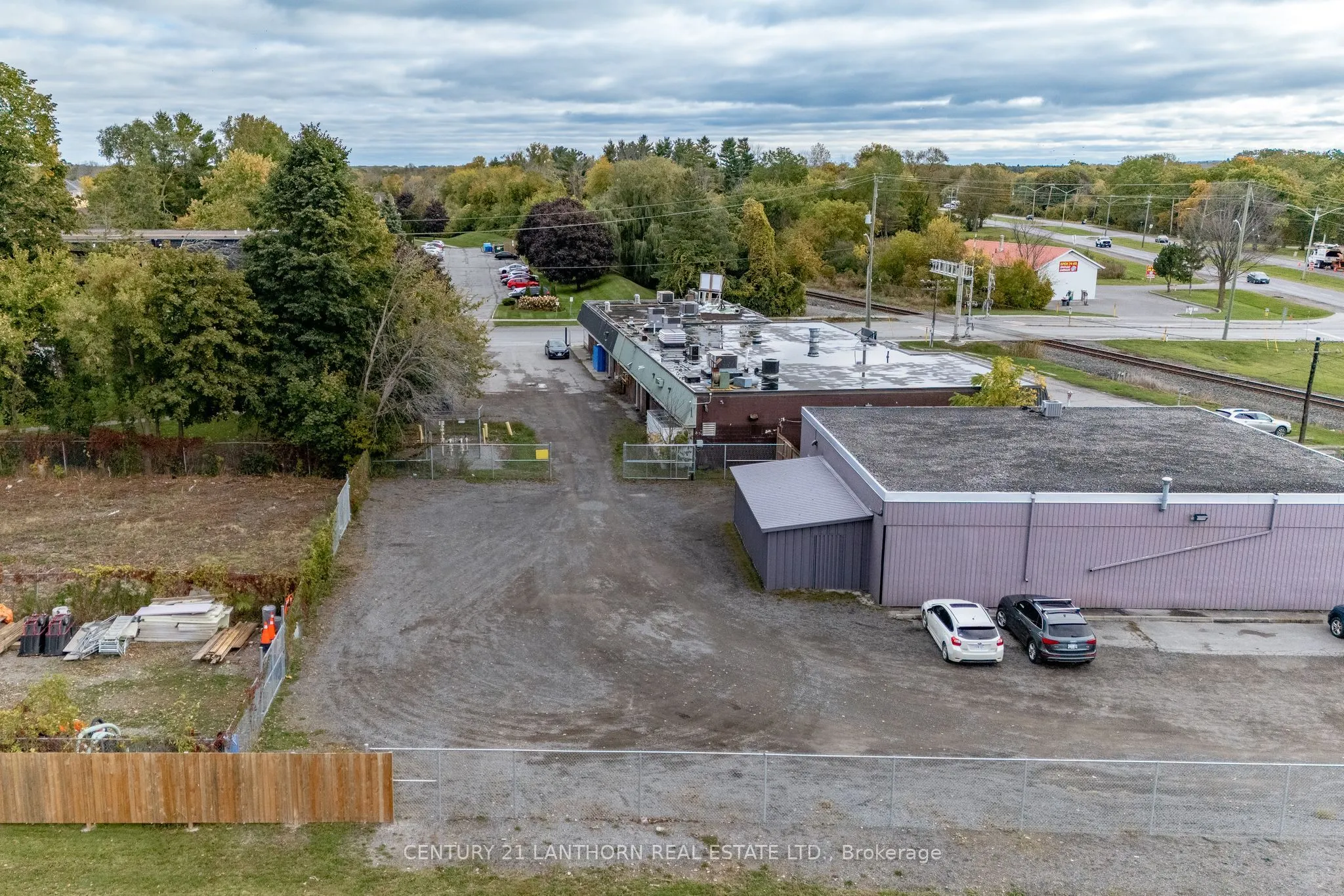 640 Dundas Street E
