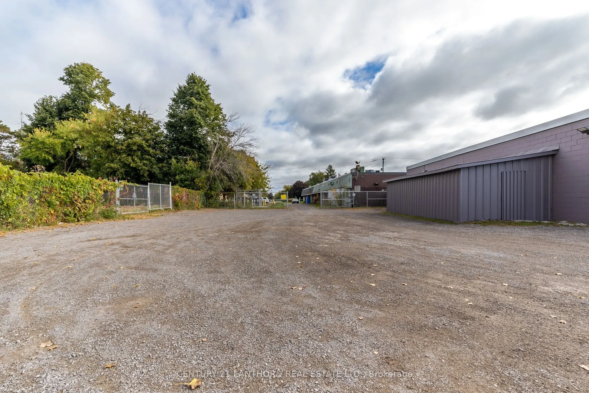 640 Dundas Street E