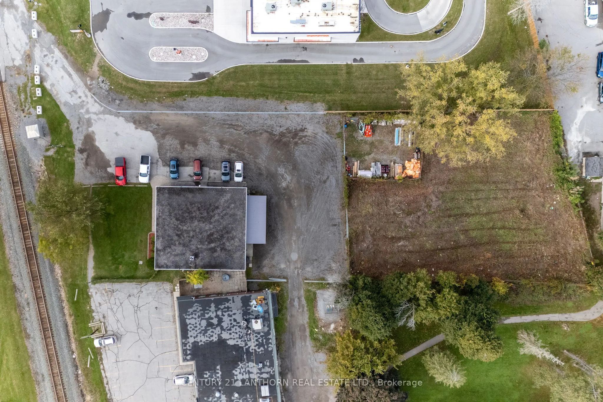 640 Dundas Street E