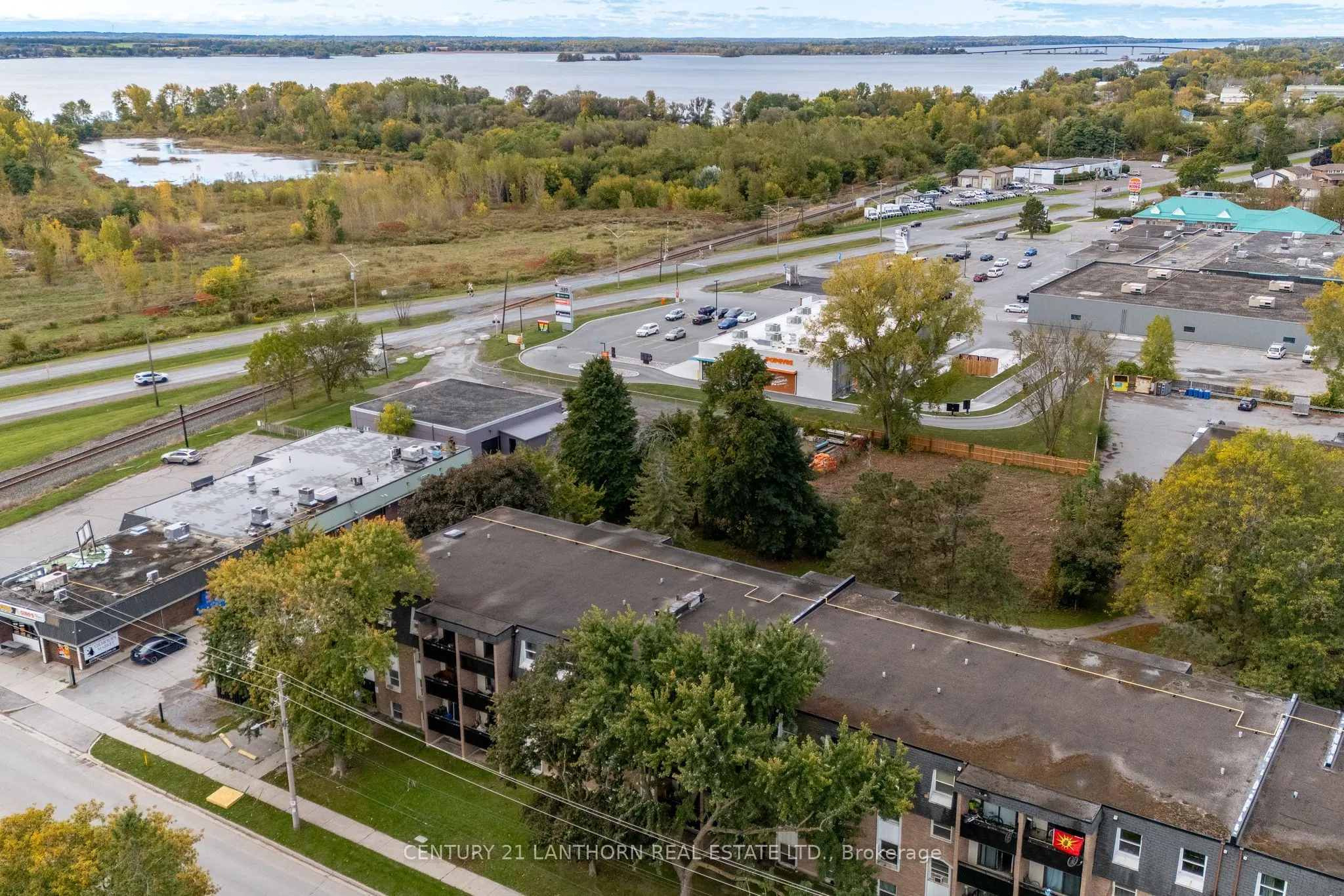 640 Dundas Street E