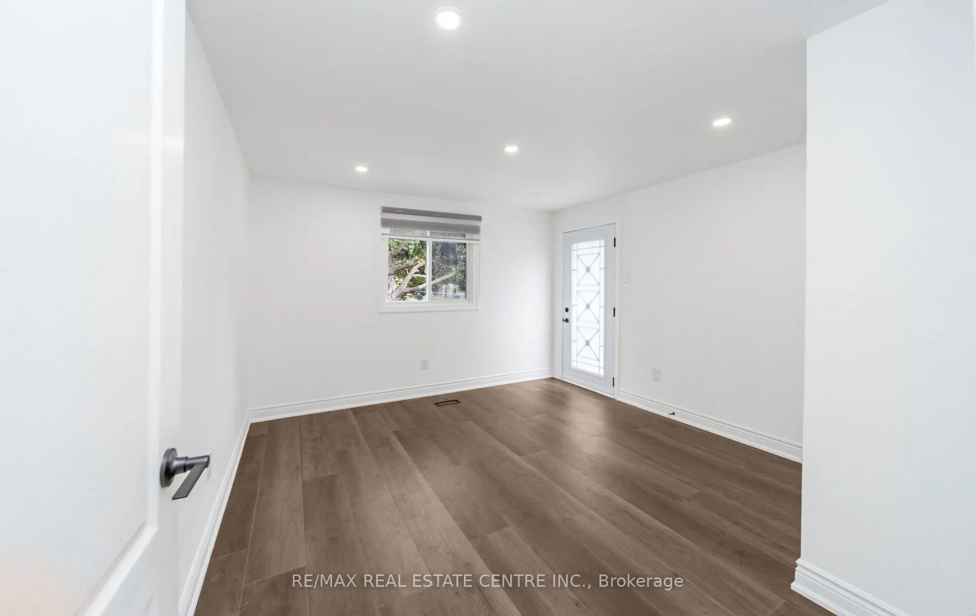211 Dunsdon Street