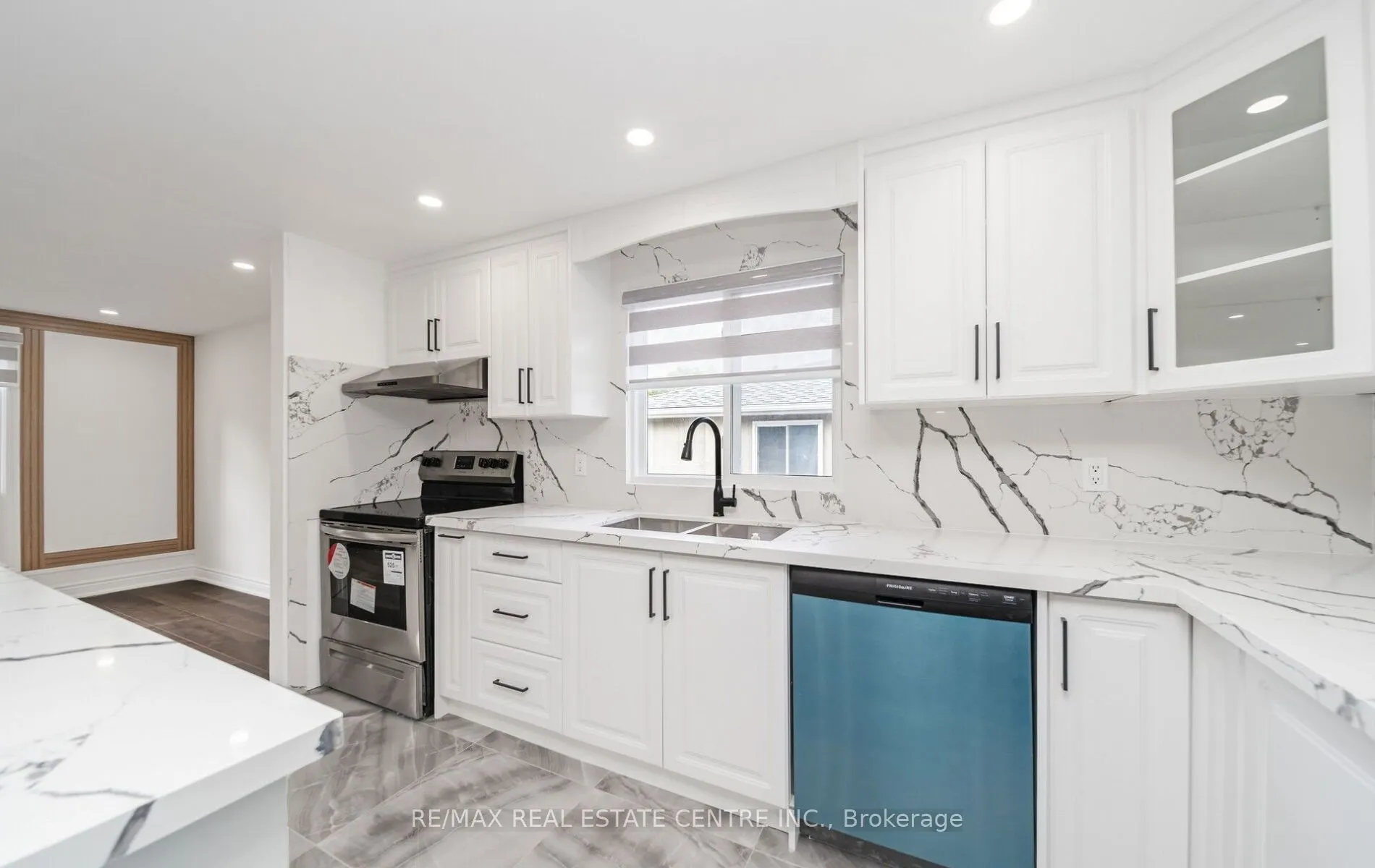 211 Dunsdon Street