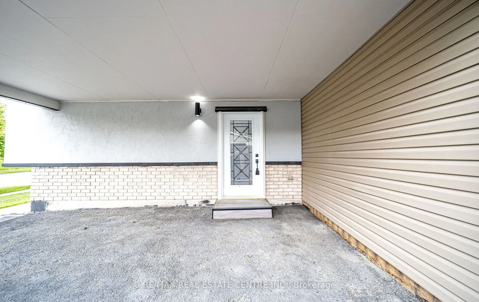 211 Dunsdon Street