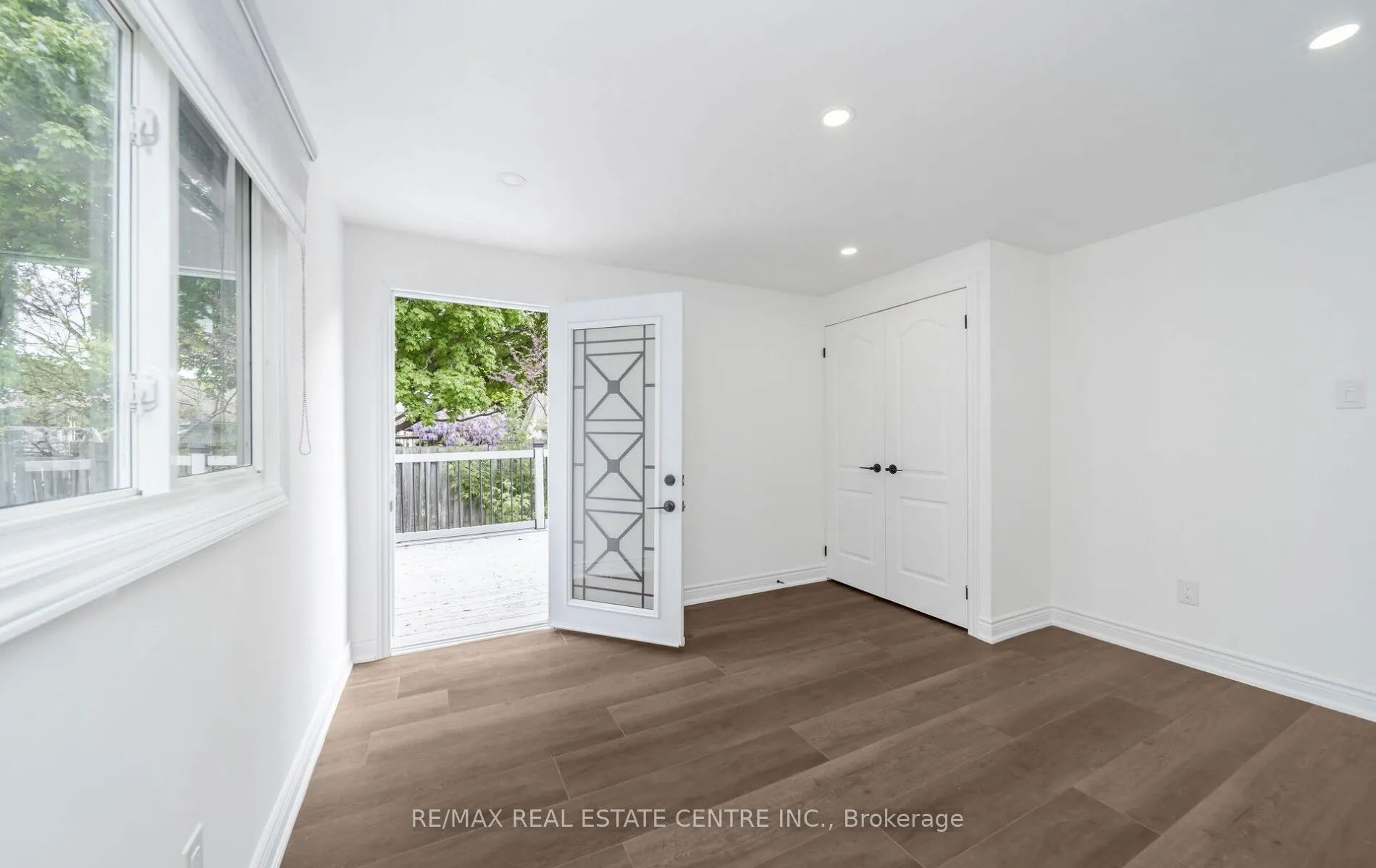 211 Dunsdon Street