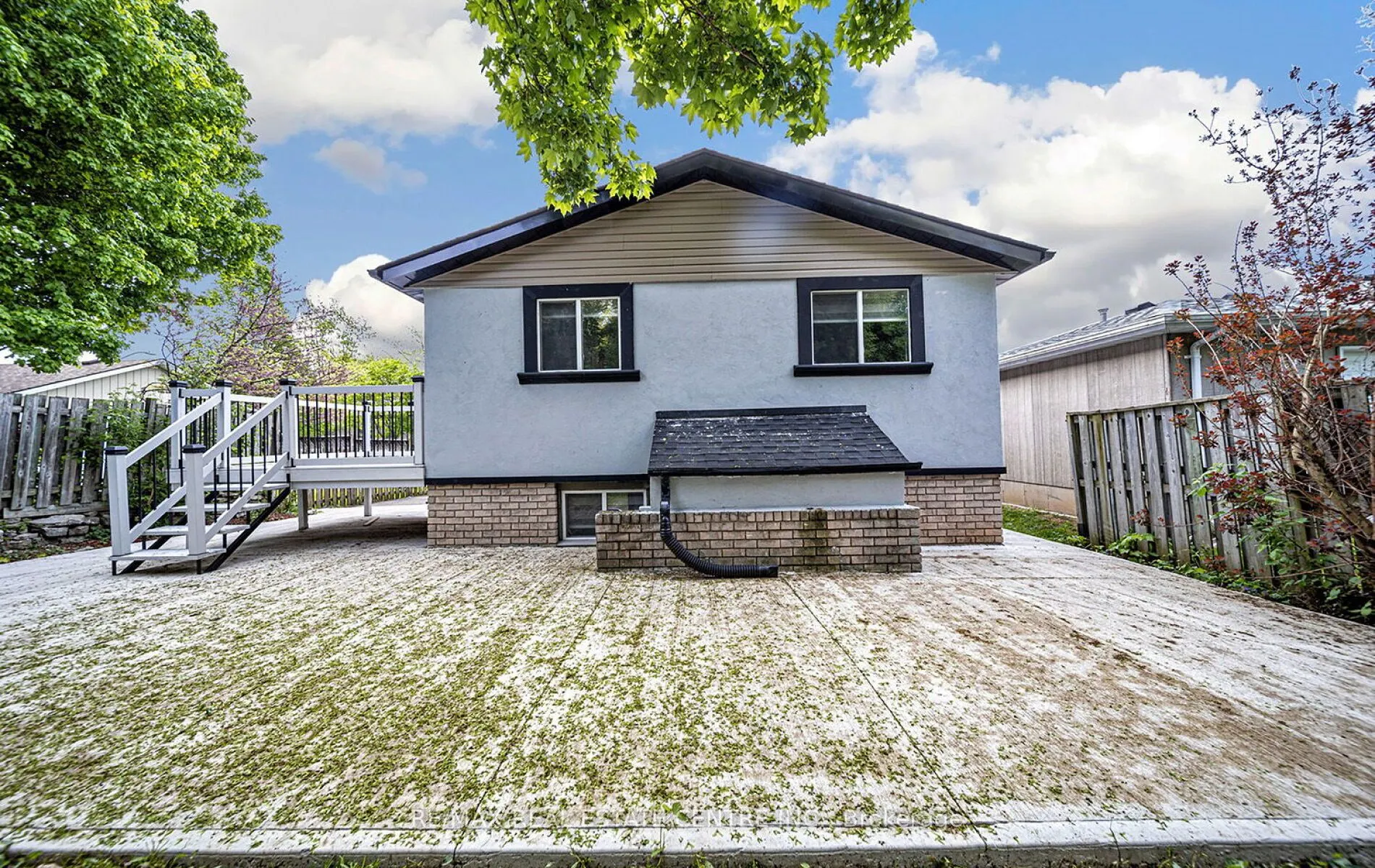 211 Dunsdon Street