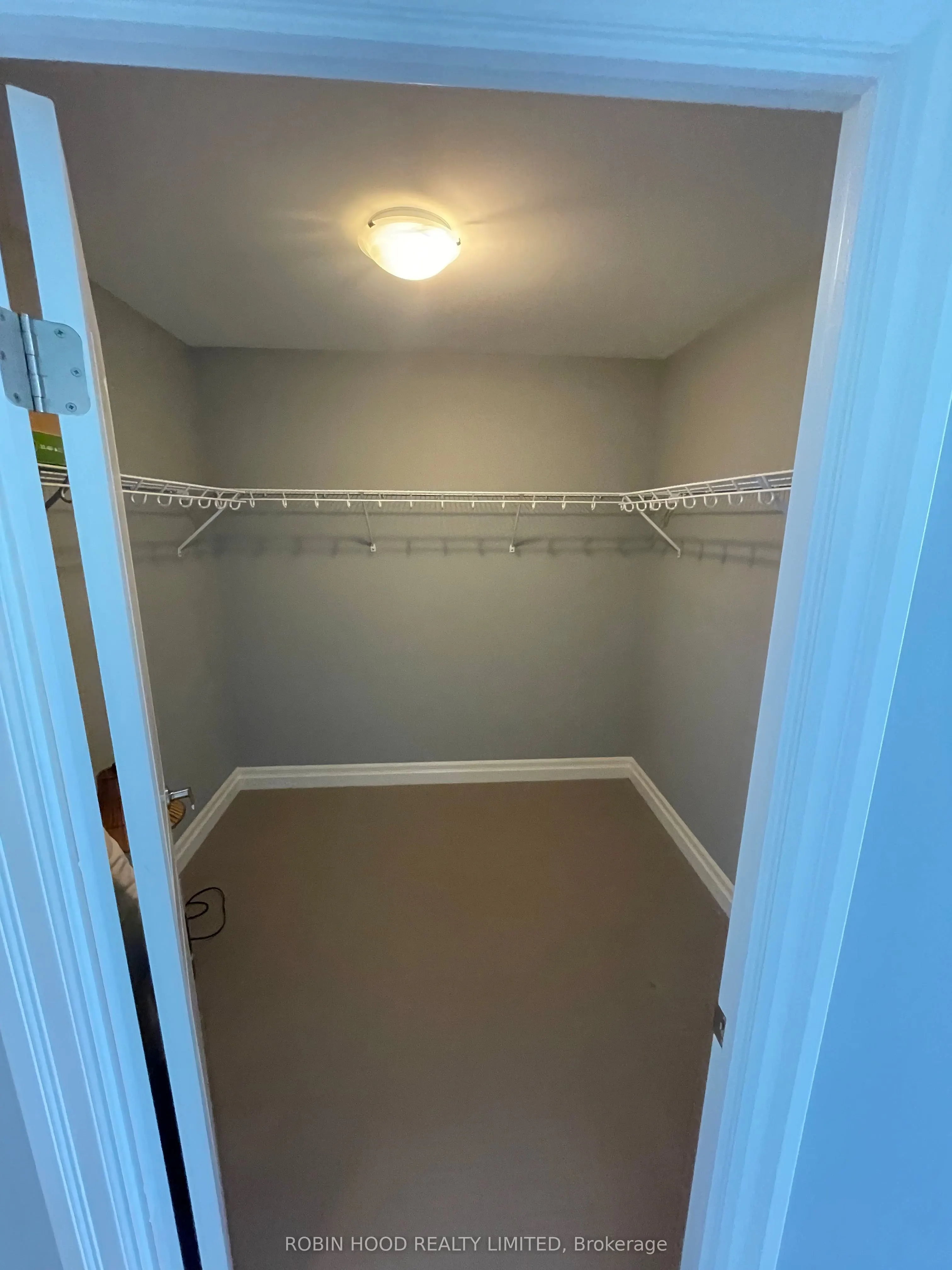 150 Wellington Street E, #612
