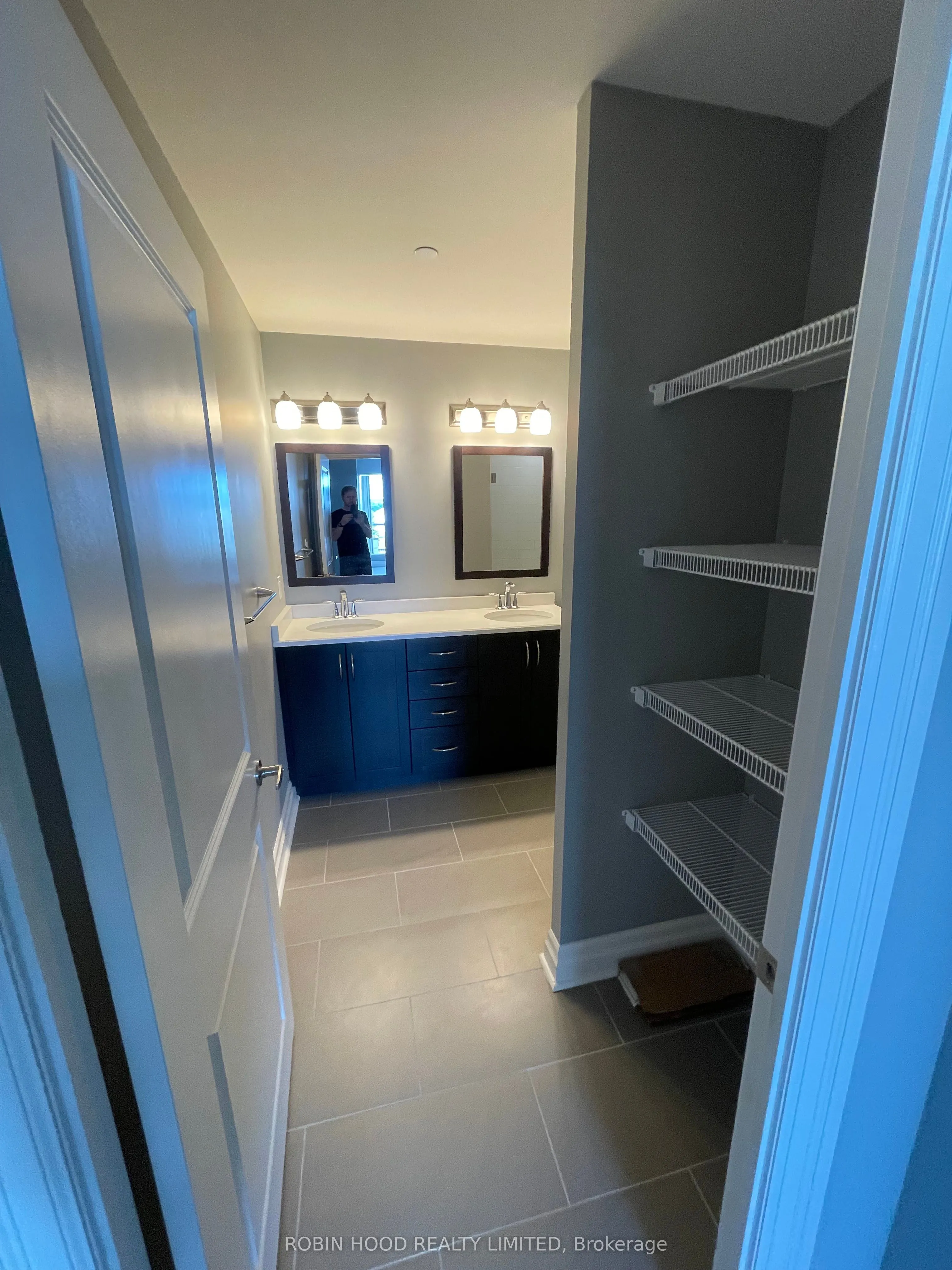 150 Wellington Street E, #612