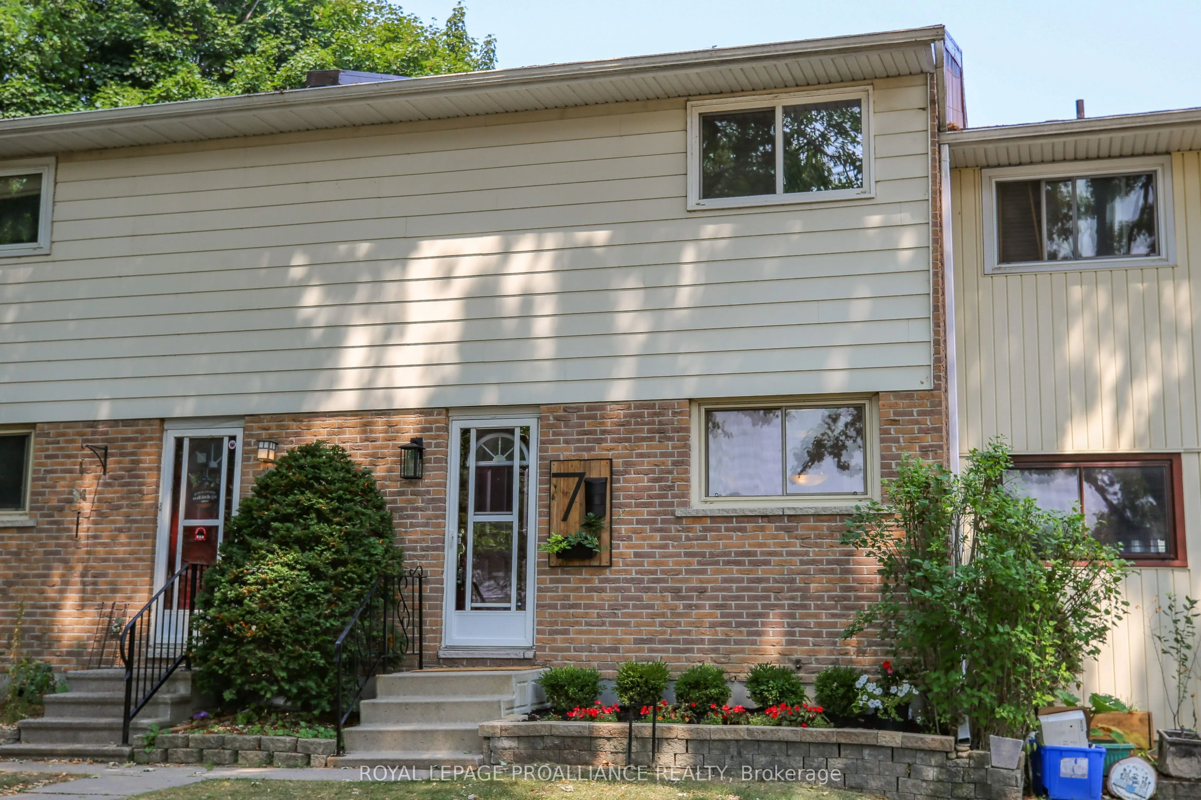 1271 Millwood Avenue, #7