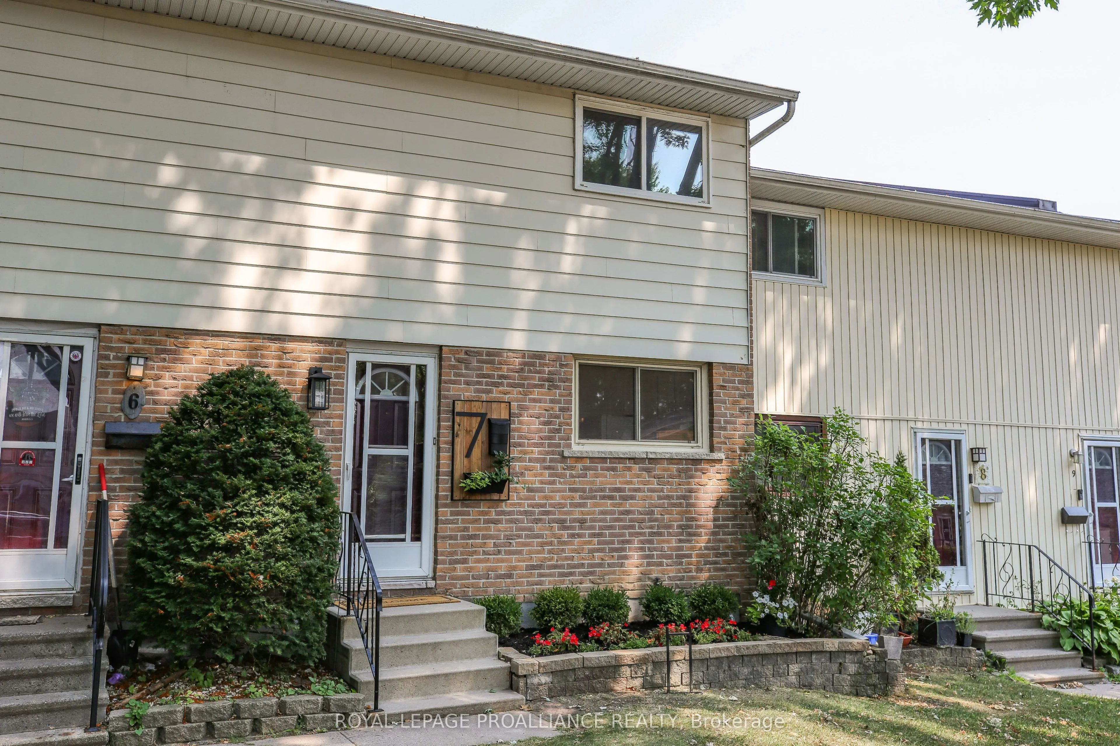1271 Millwood Avenue, #7