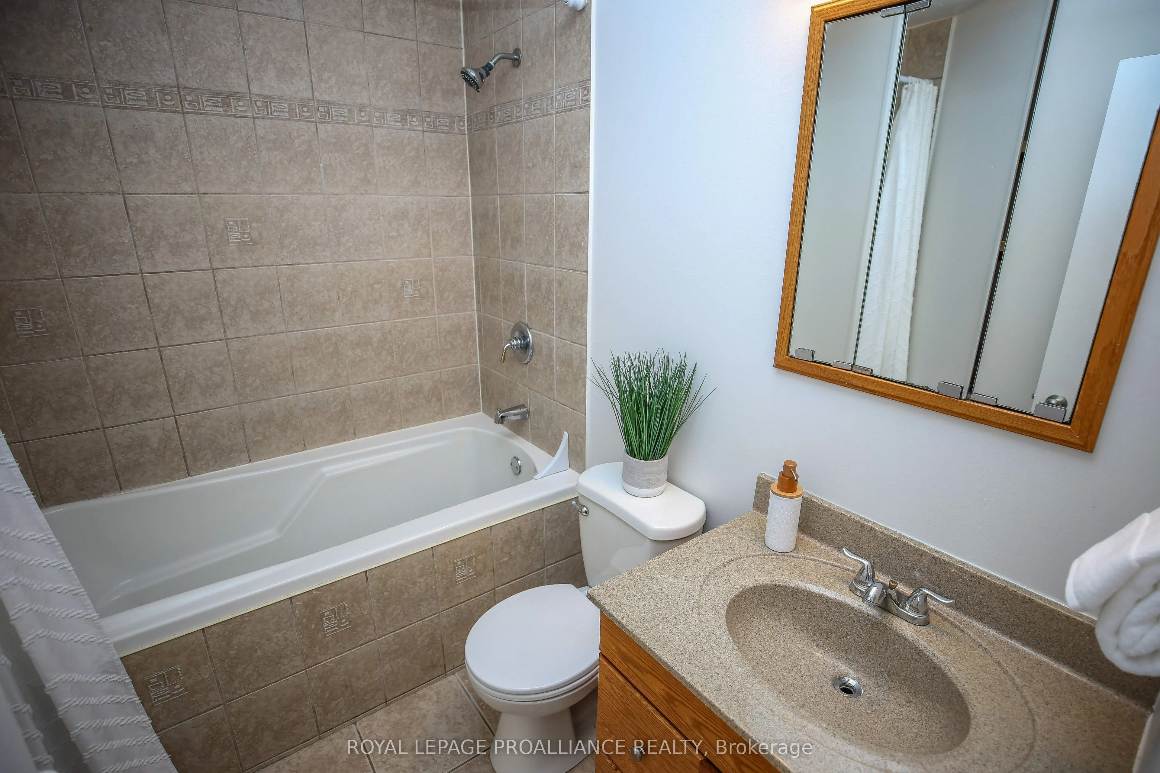 1271 Millwood Avenue, #7