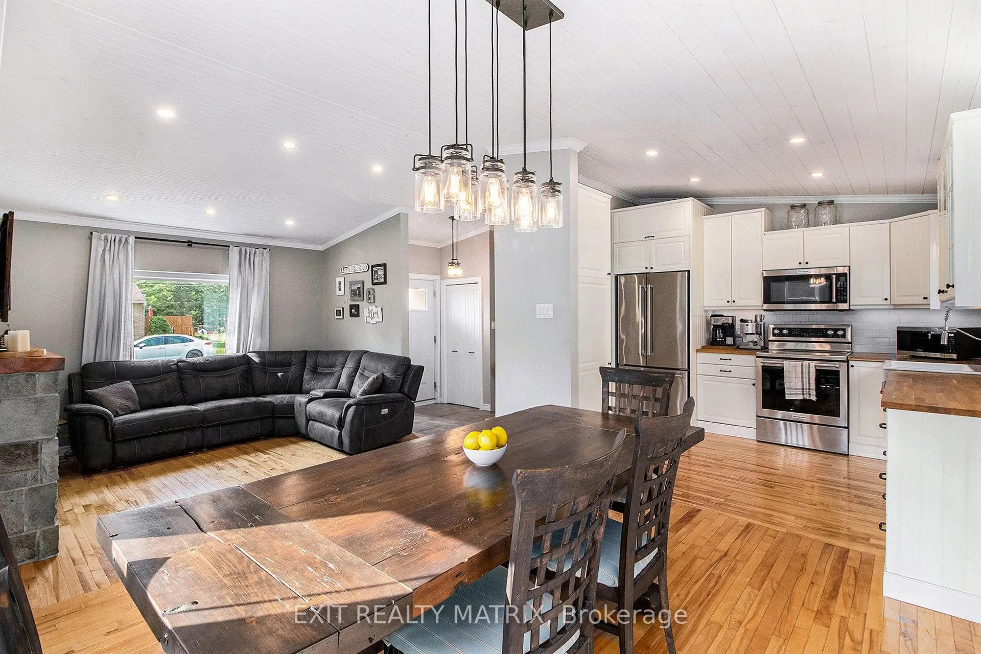 24 Ste Therese Boulevard