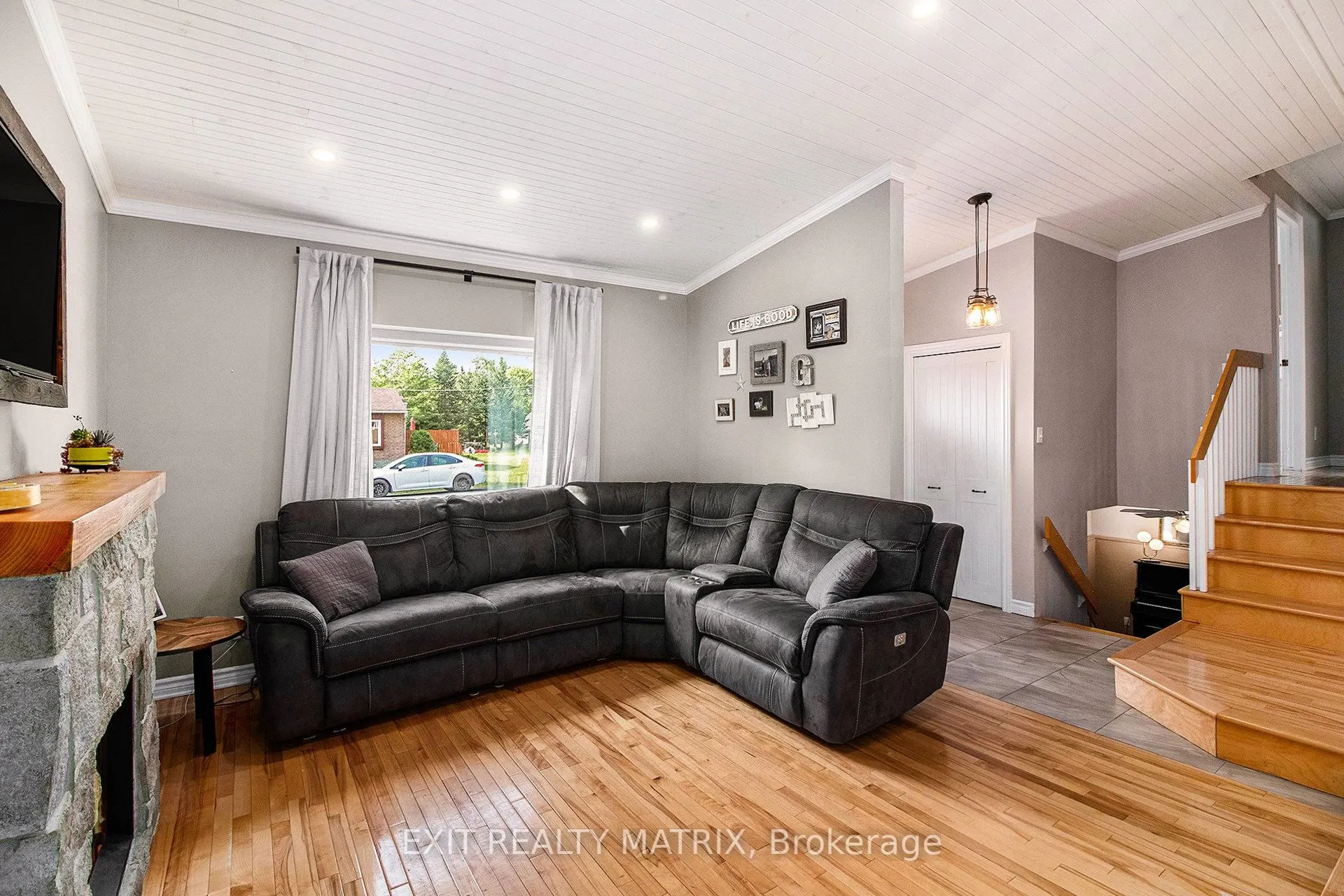24 Ste Therese Boulevard