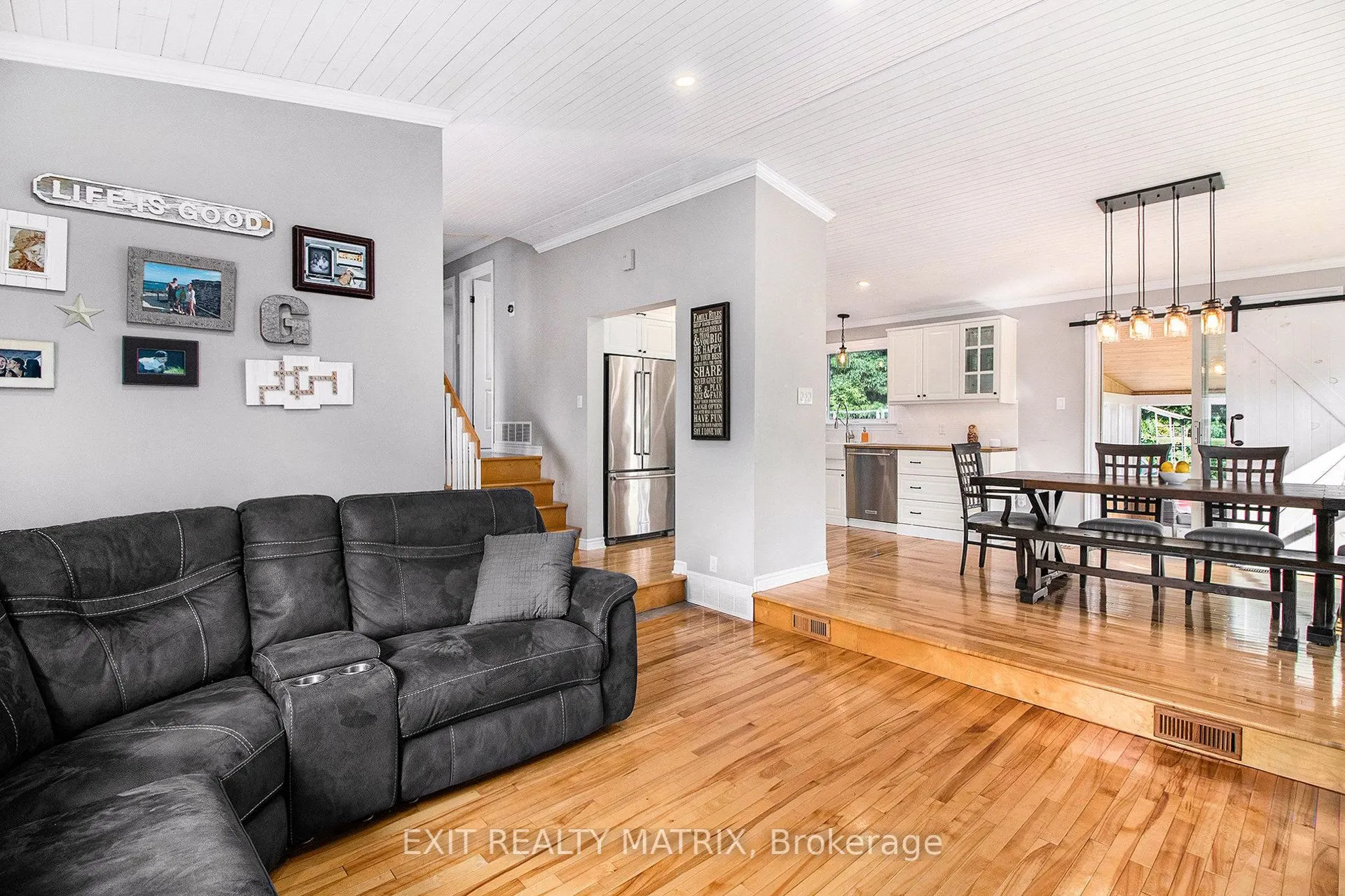 24 Ste Therese Boulevard
