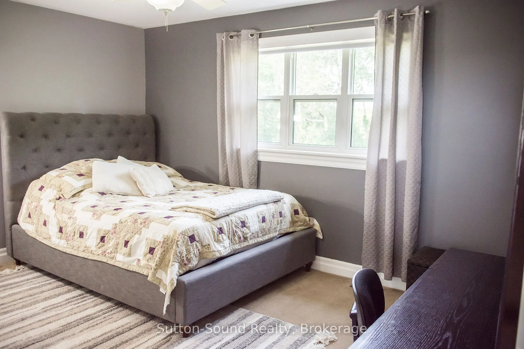 802677 Grey 40 Road