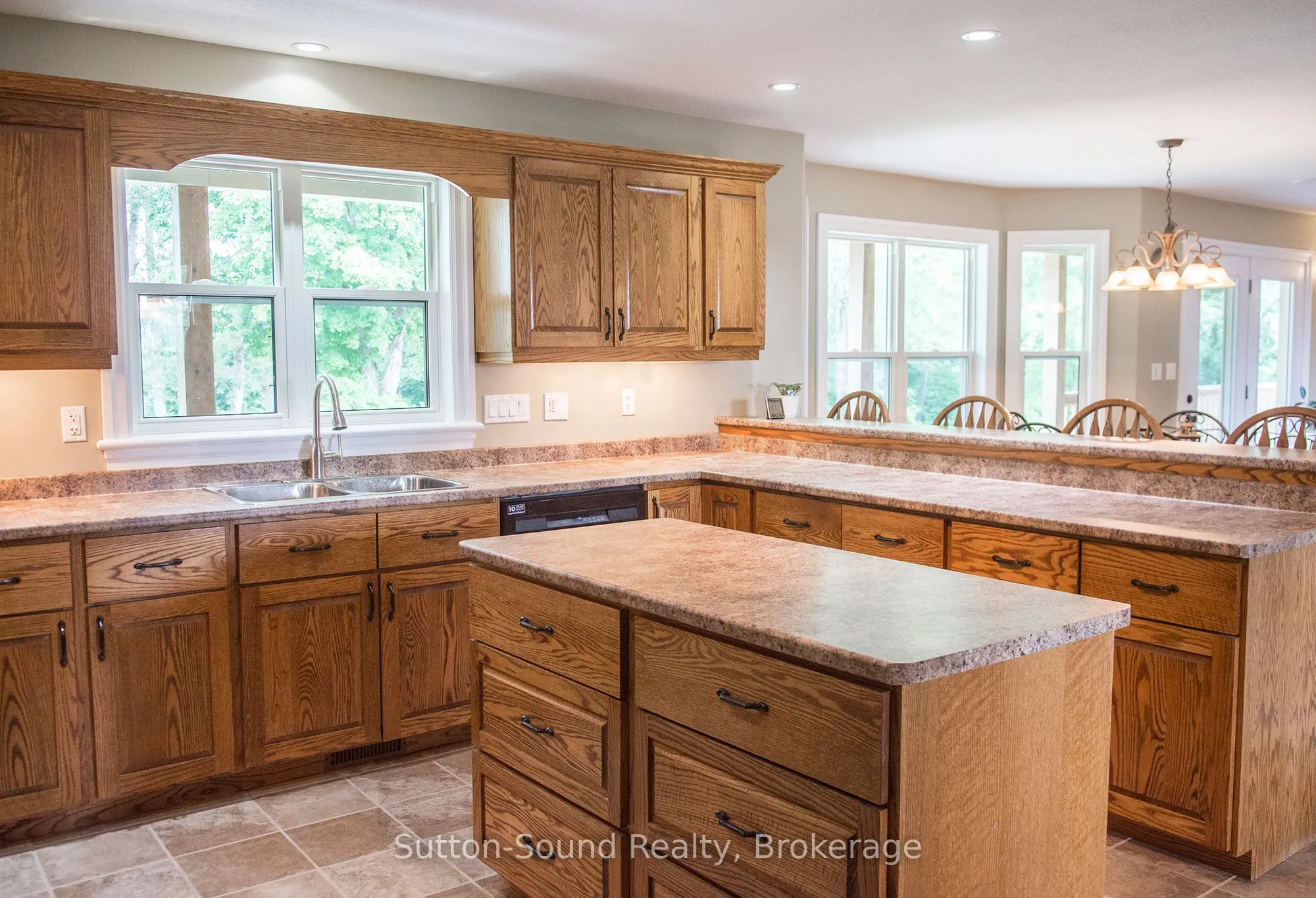 802677 Grey 40 Road