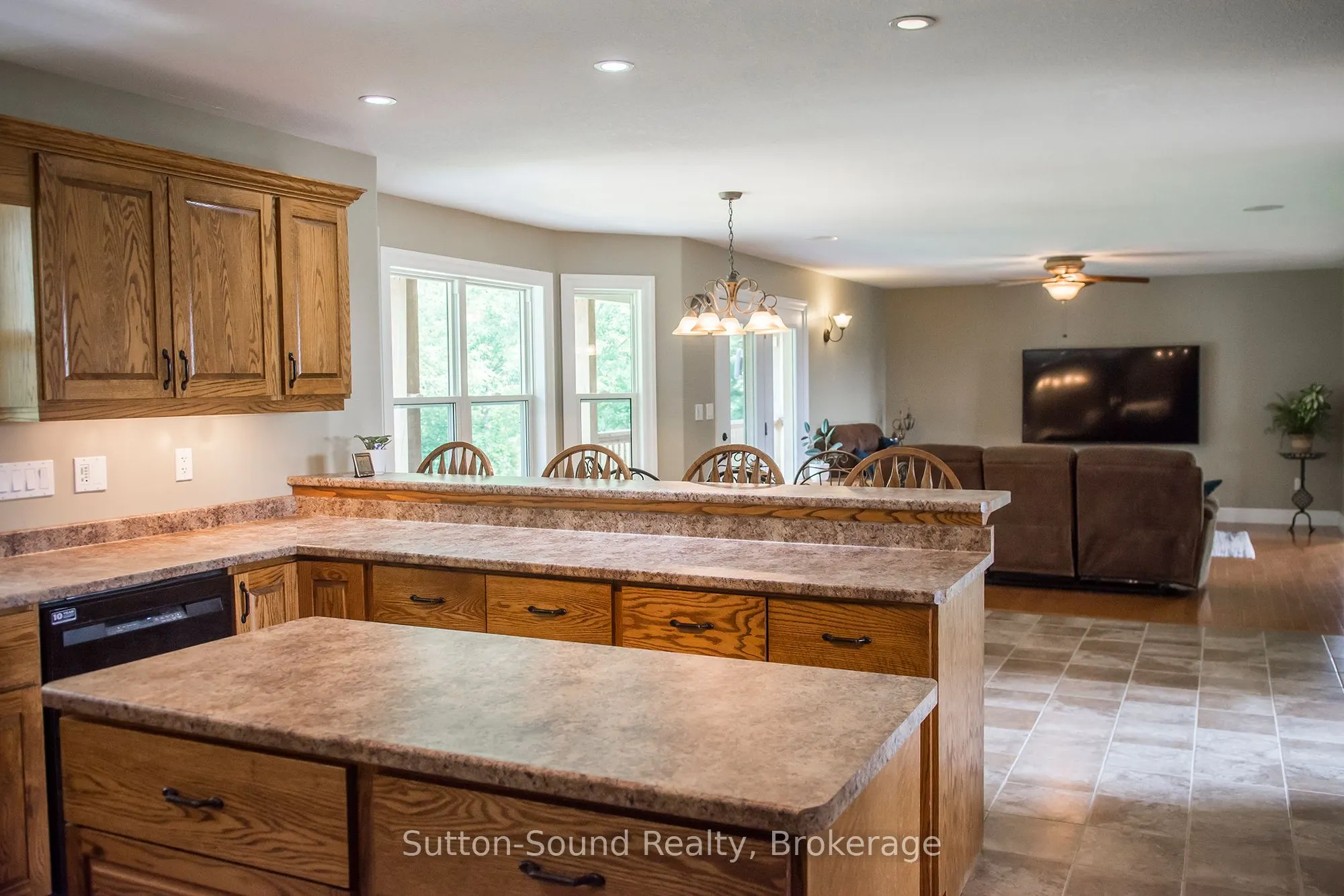 802677 Grey 40 Road