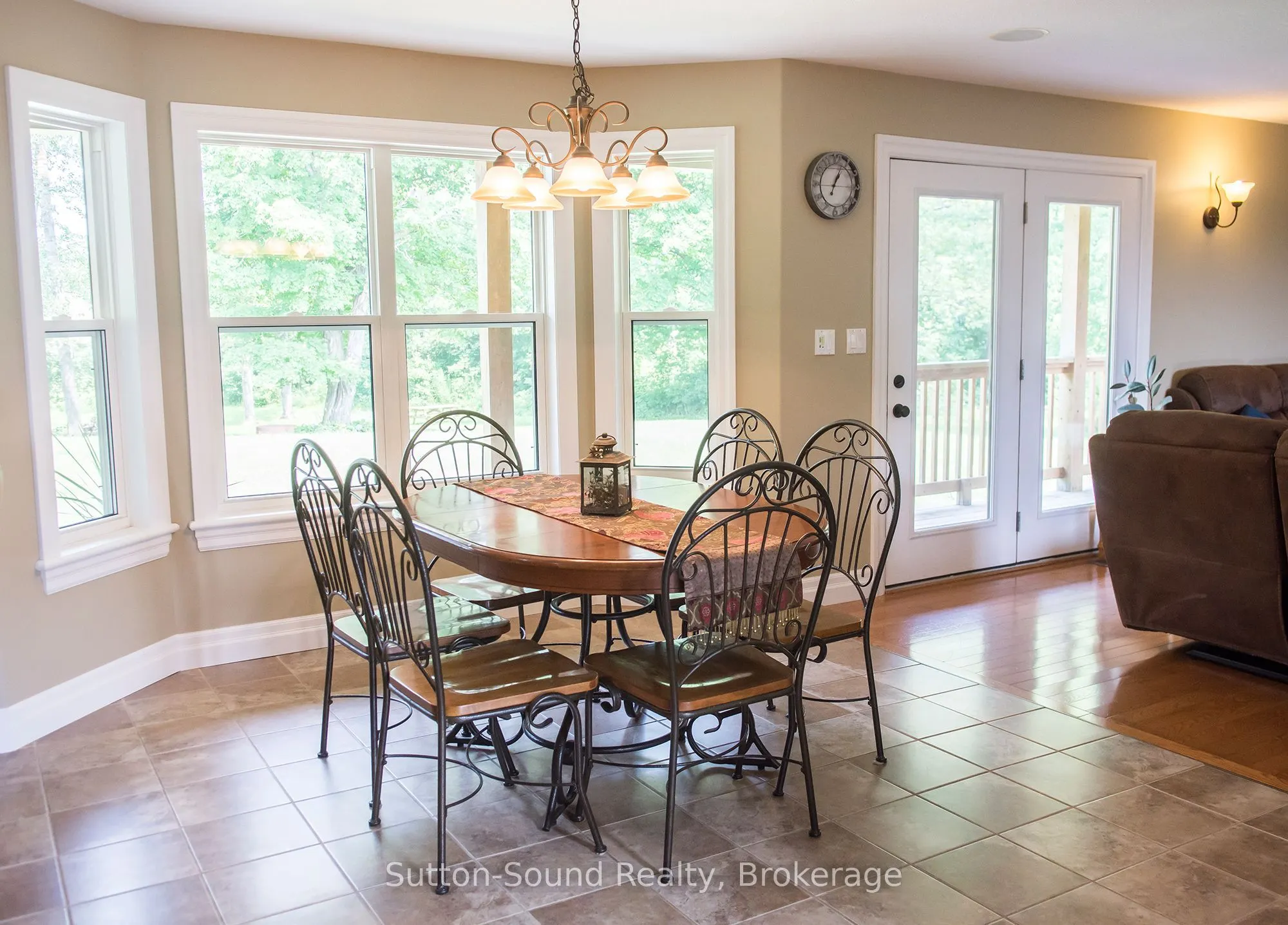 802677 Grey 40 Road