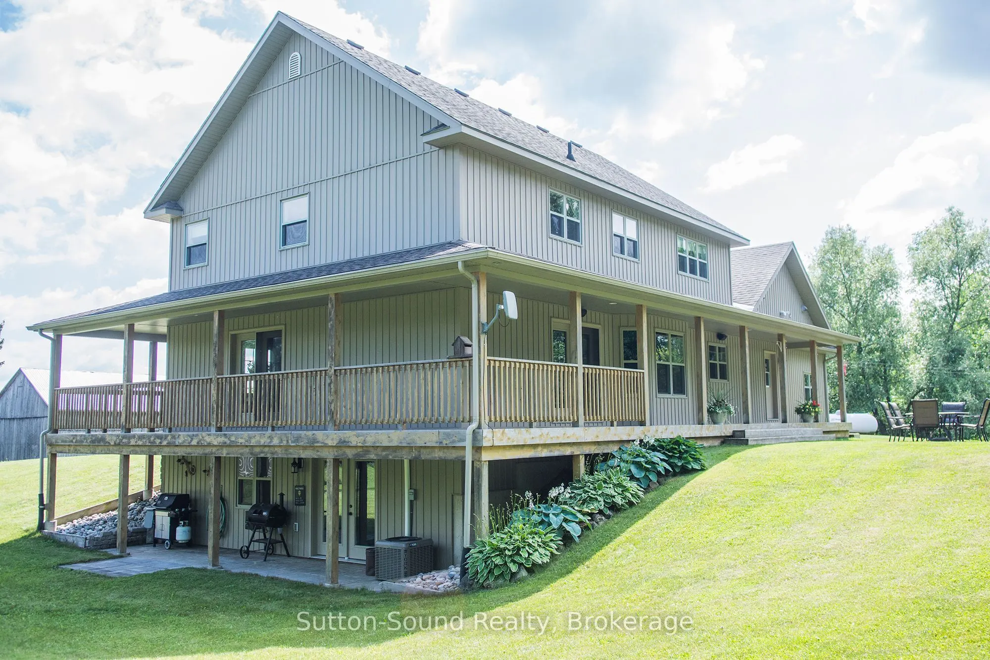 802677 Grey 40 Road