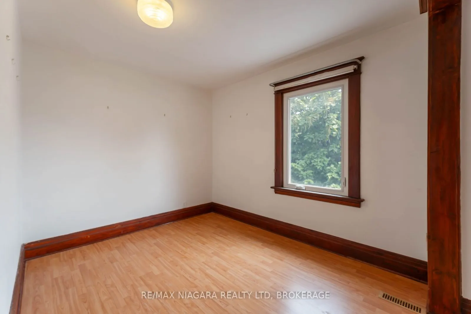 8 Russell Avenue