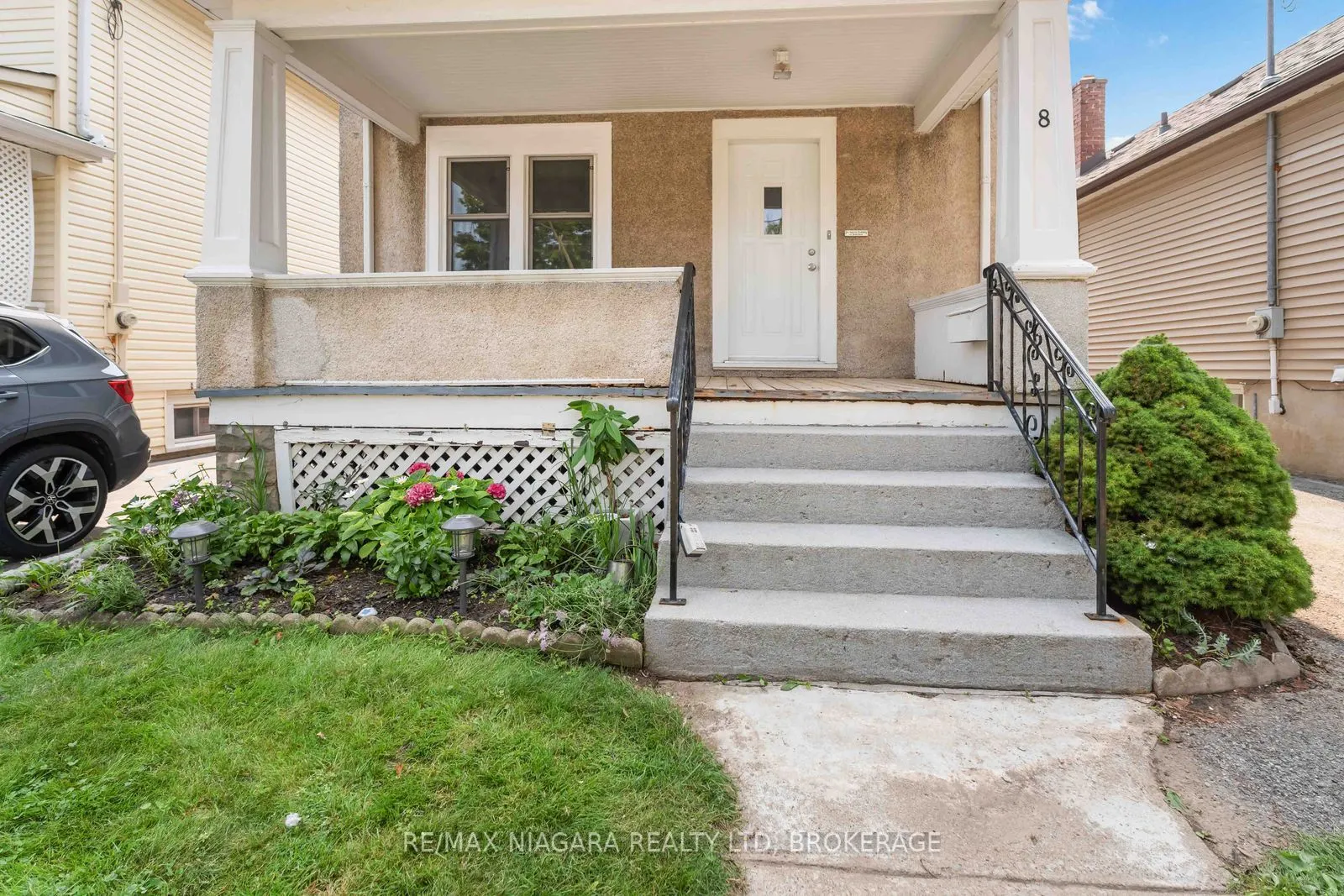 8 Russell Avenue