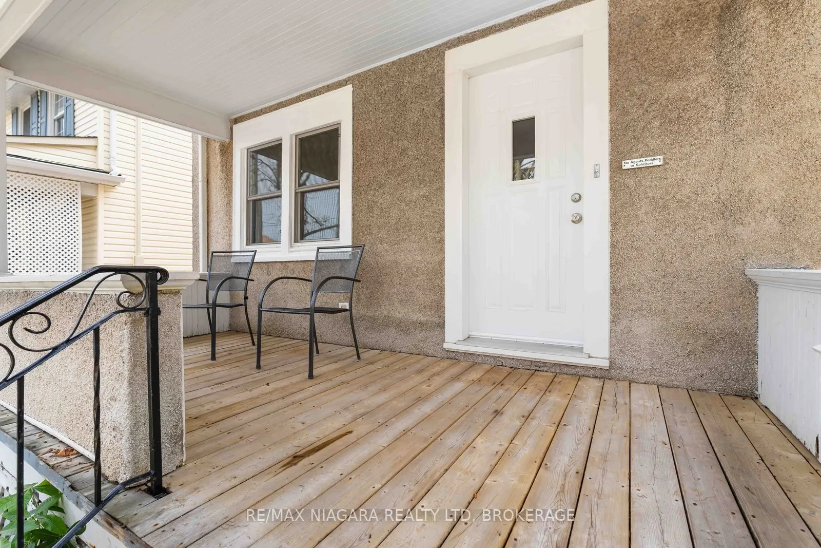 8 Russell Avenue