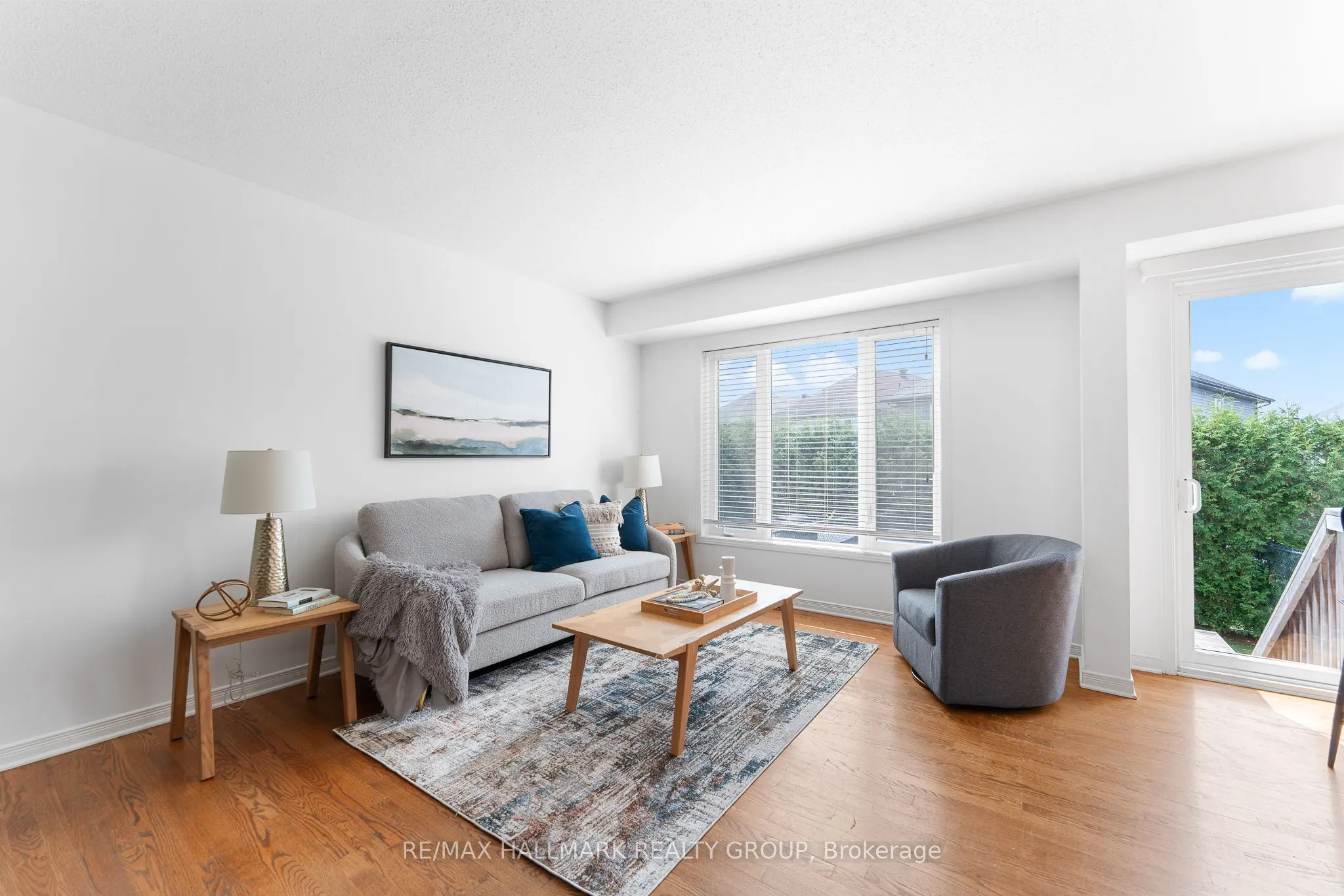 216 Rolling Meadow Crescent