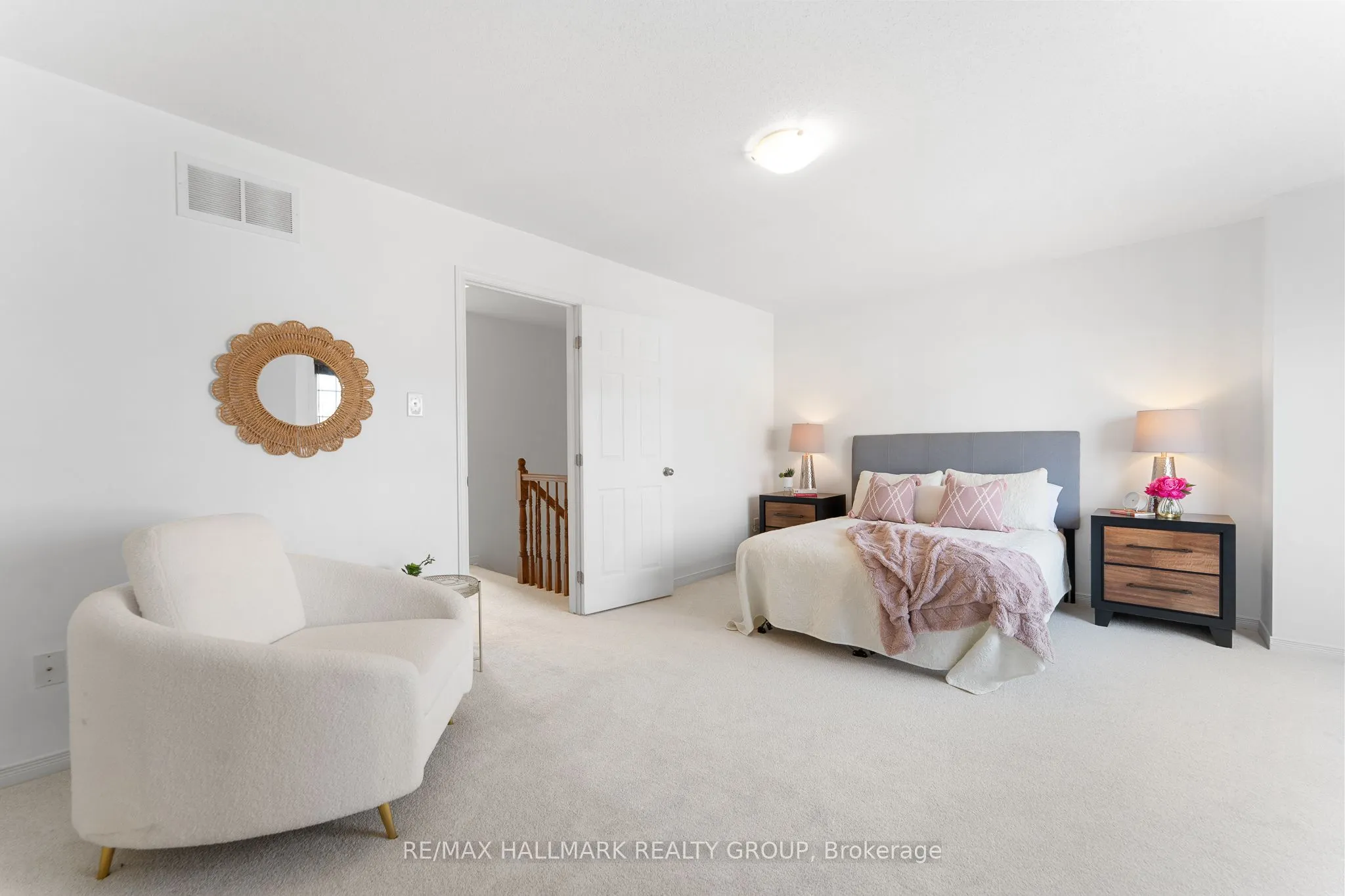 216 Rolling Meadow Crescent