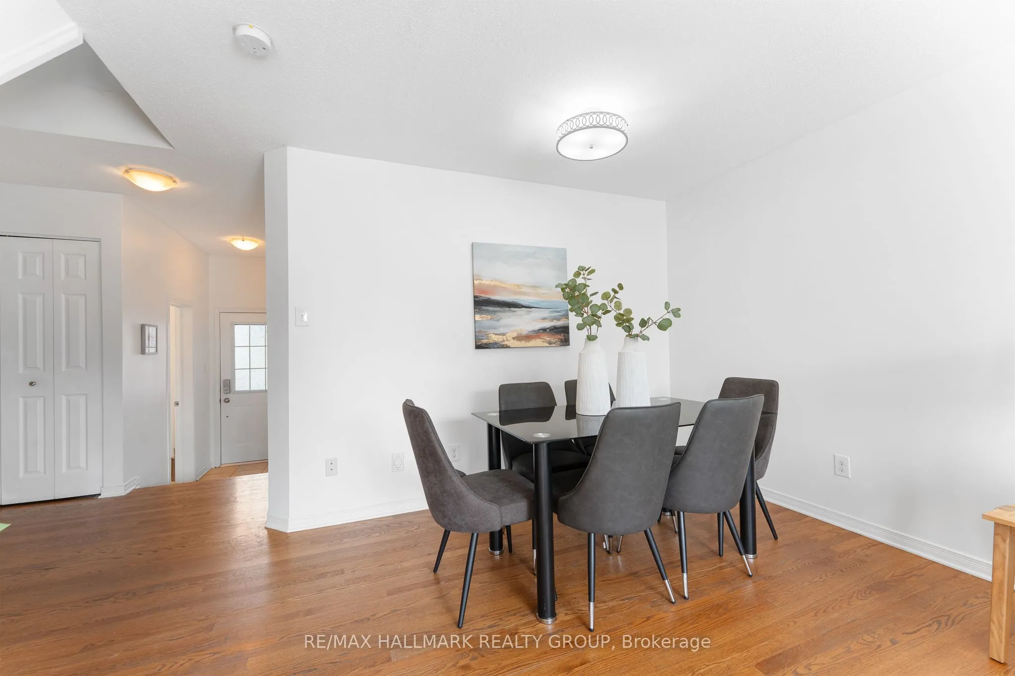 216 Rolling Meadow Crescent