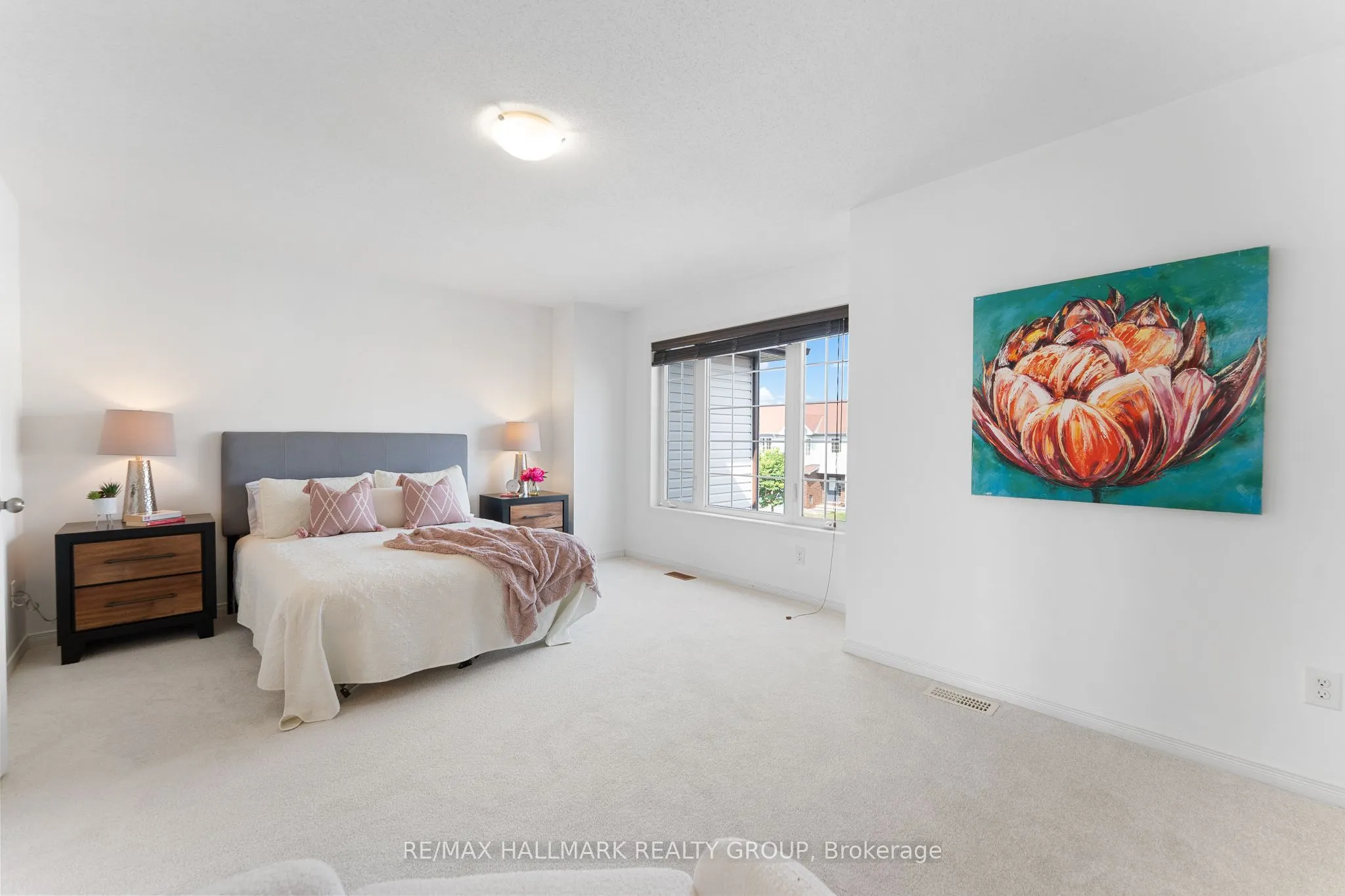 216 Rolling Meadow Crescent