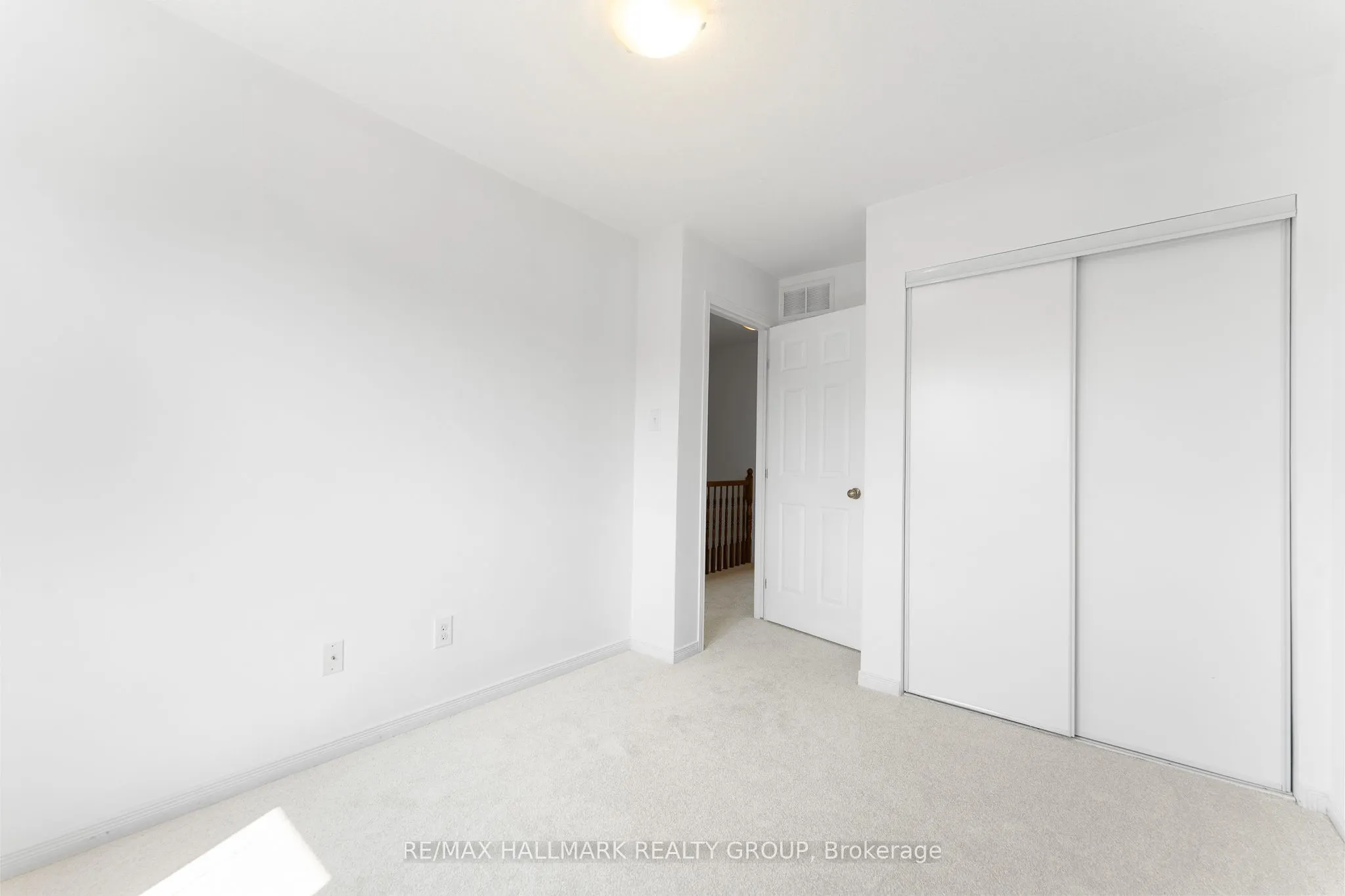 216 Rolling Meadow Crescent