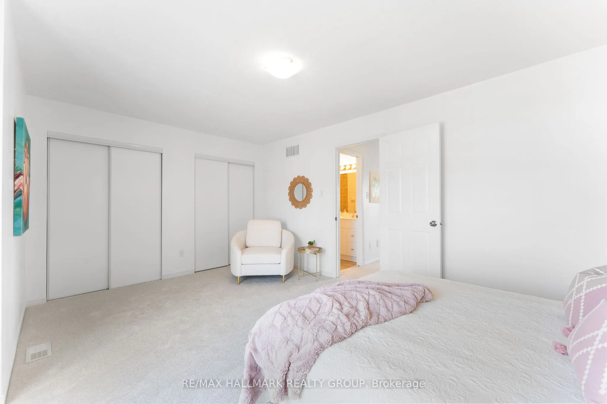 216 Rolling Meadow Crescent