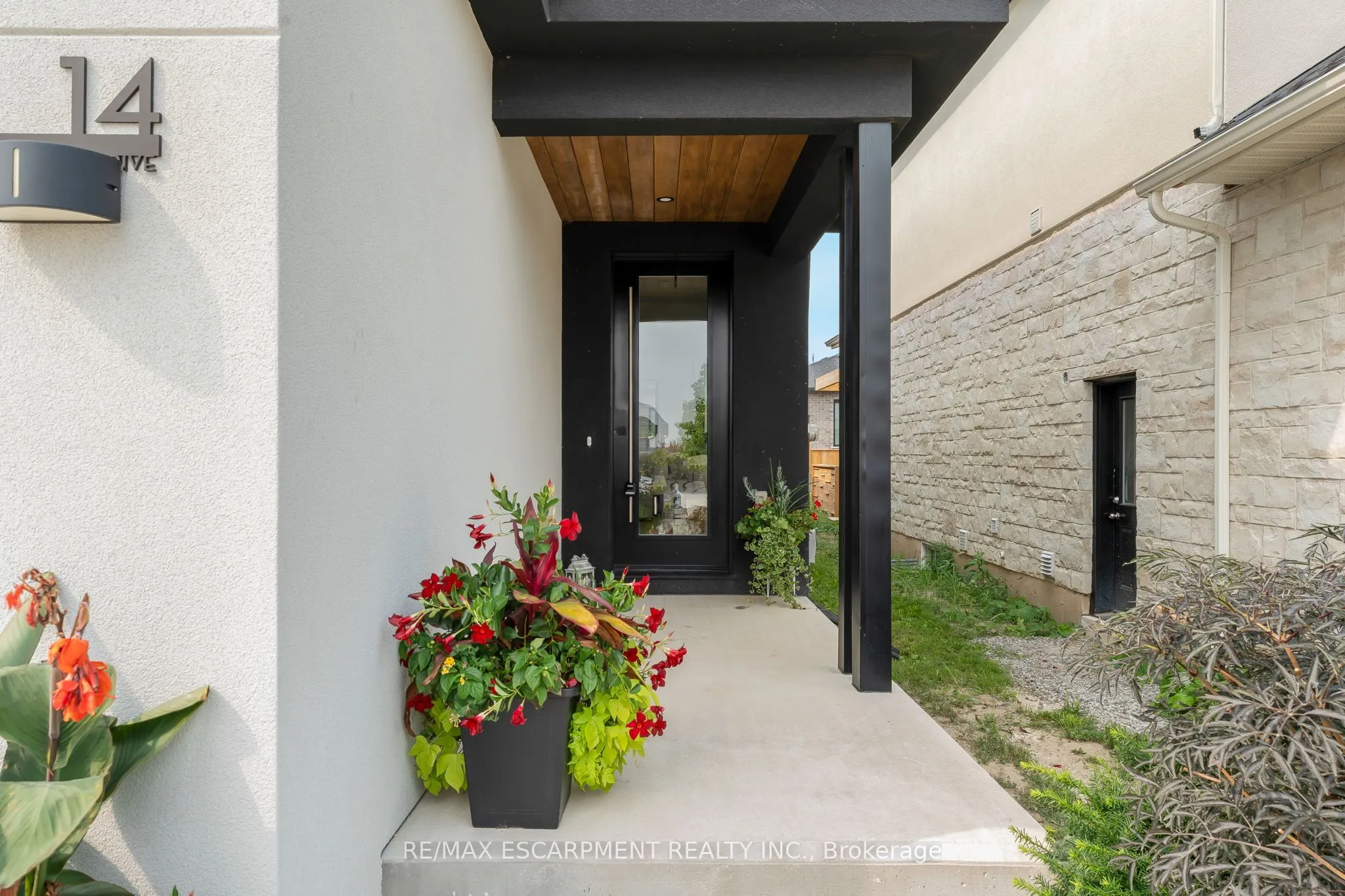 14 Willowbrook Drive