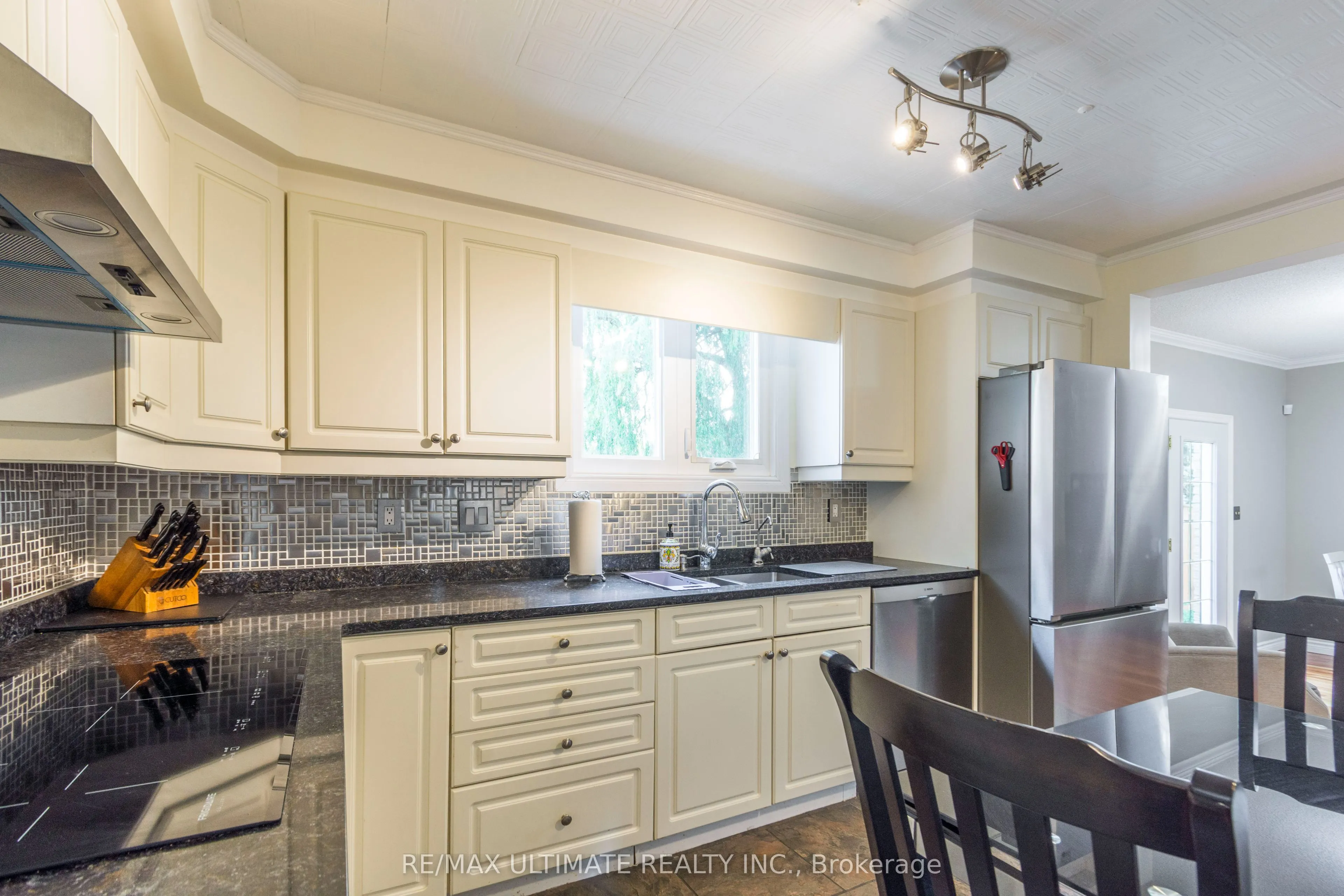 34 Briarwood Cres Crescent