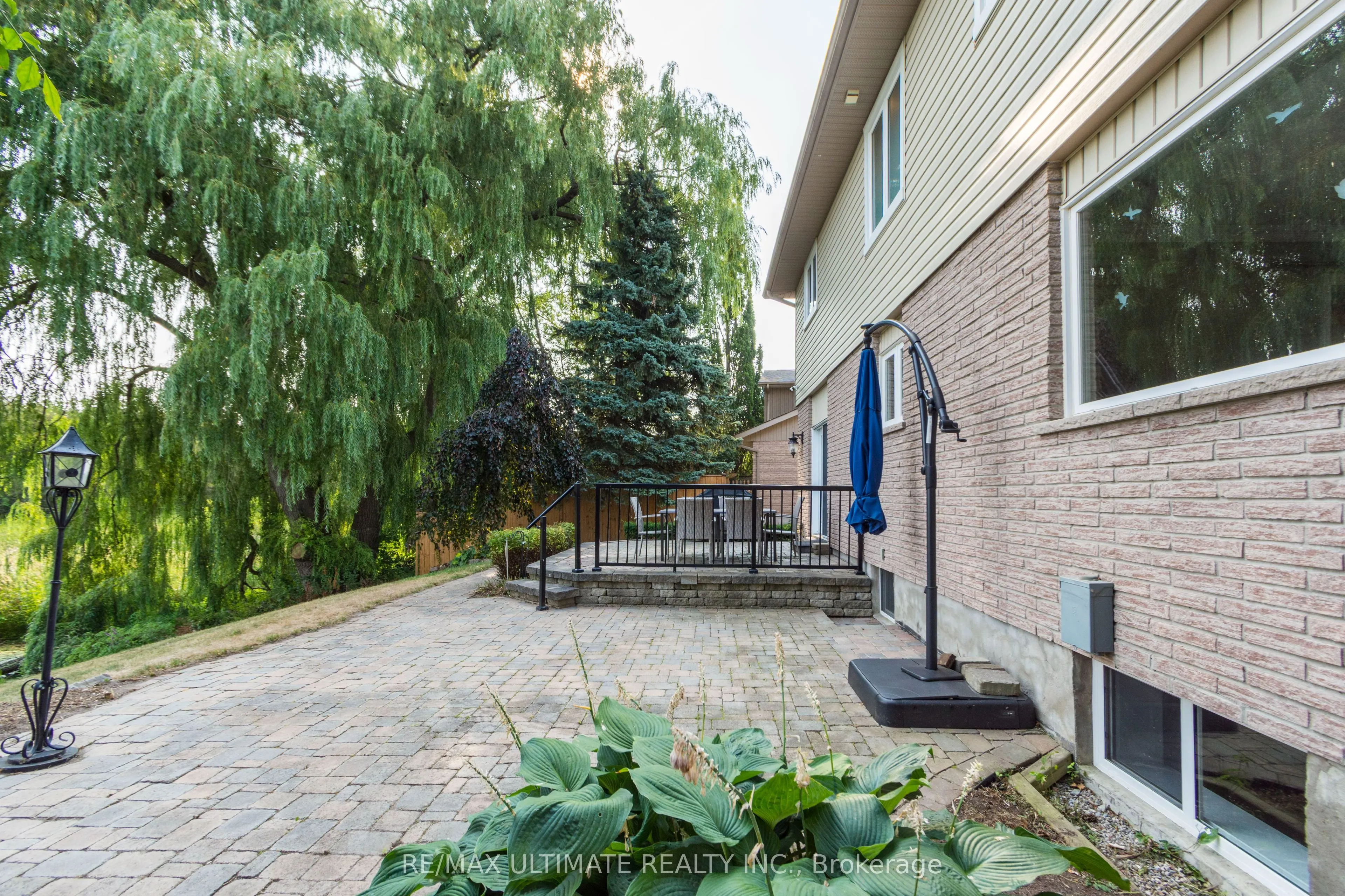 34 Briarwood Cres Crescent